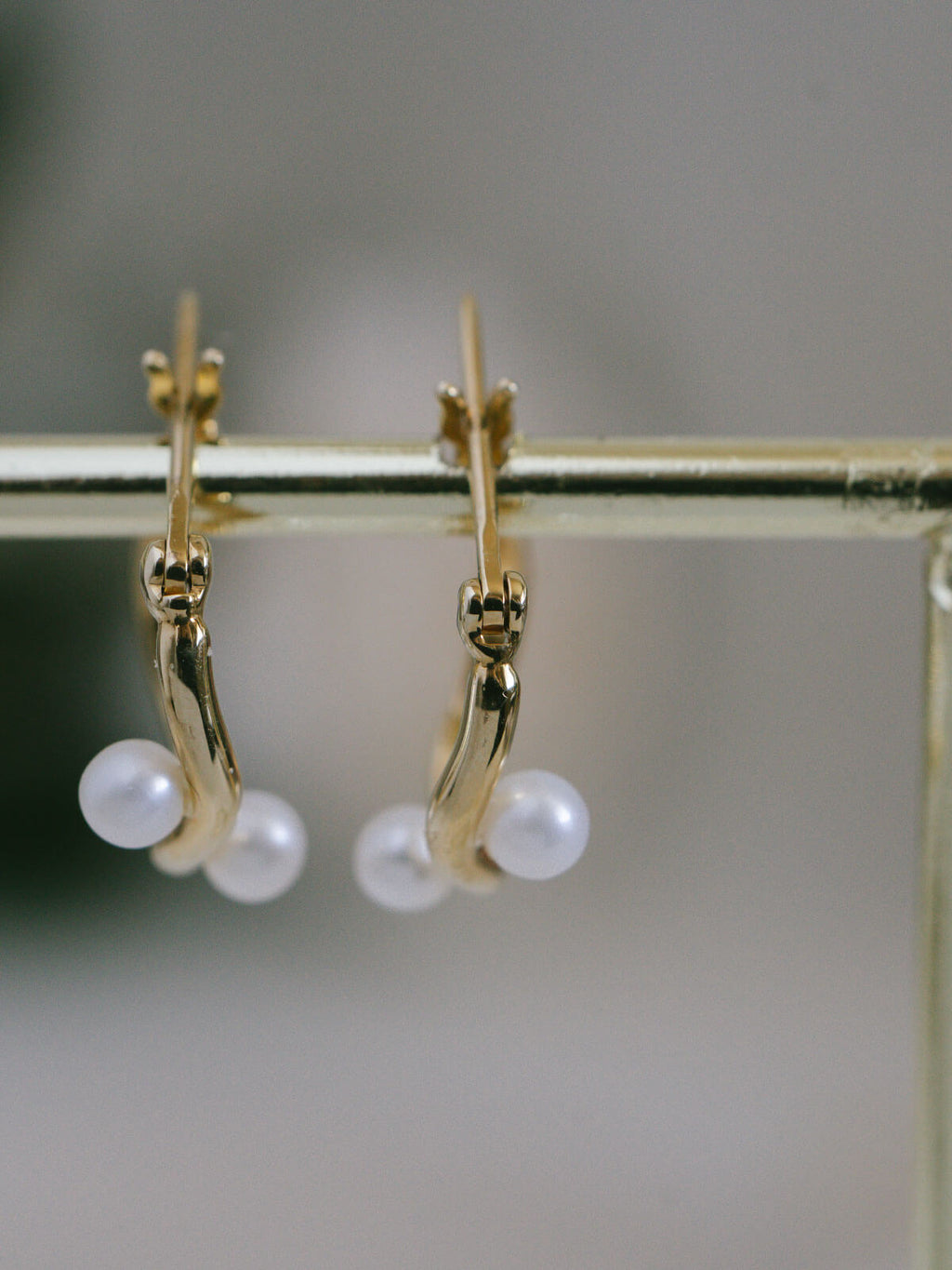 18K Gold Plated Sterling Silver Ripple Hoop Earrings with Pearls | AFRIZO-NADIA