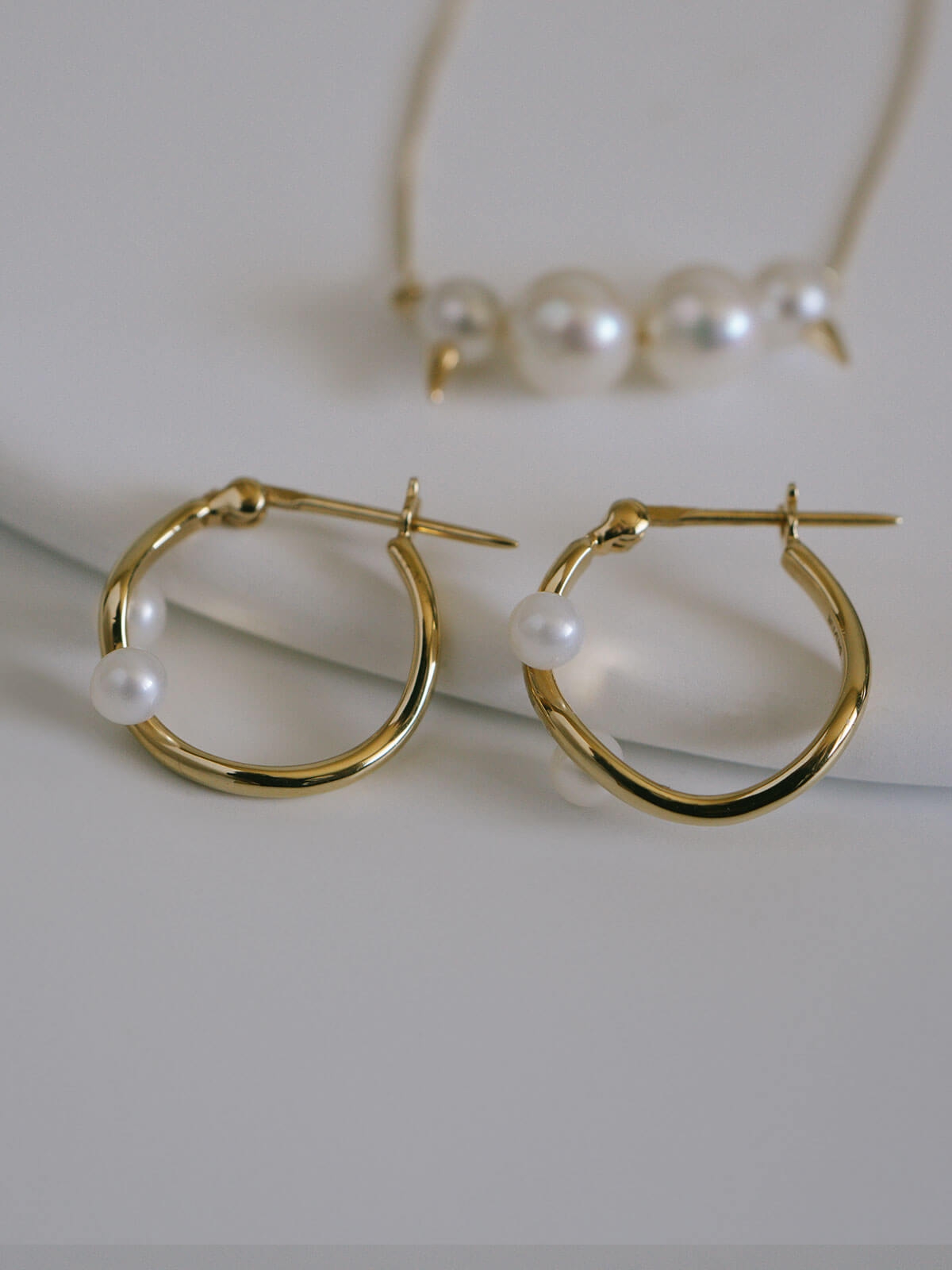 18K Gold Plated Sterling Silver Ripple Hoop Earrings with Pearls | AFRIZO-NADIA