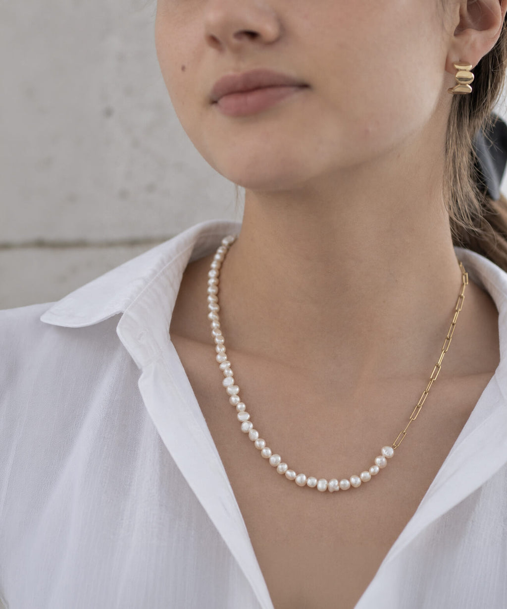 Baroque pearl link chain necklace yellow gold