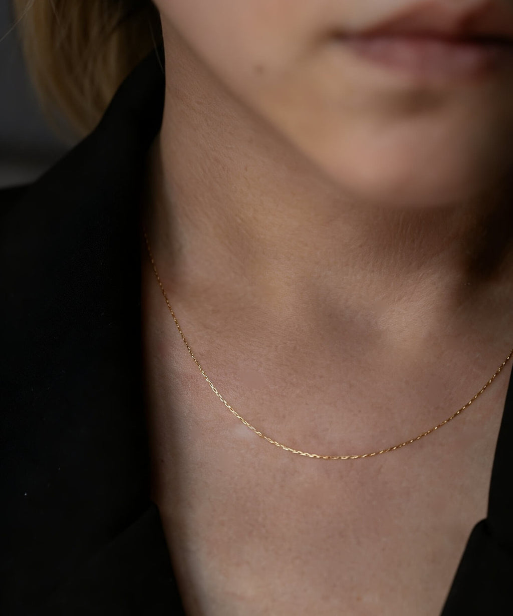 18K Gold Delicate Cable Chain Necklace | ARIADNE-AIR