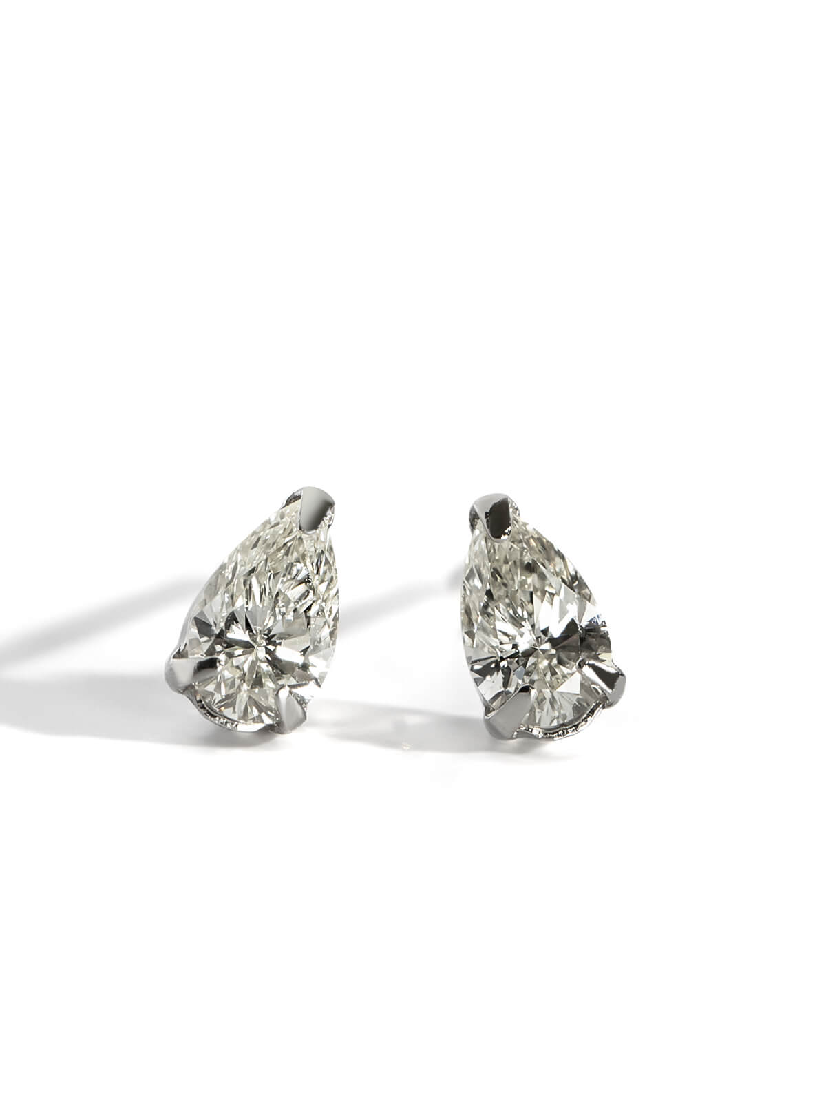 Platina Drop Diamond Earrings | ASTERI DEW