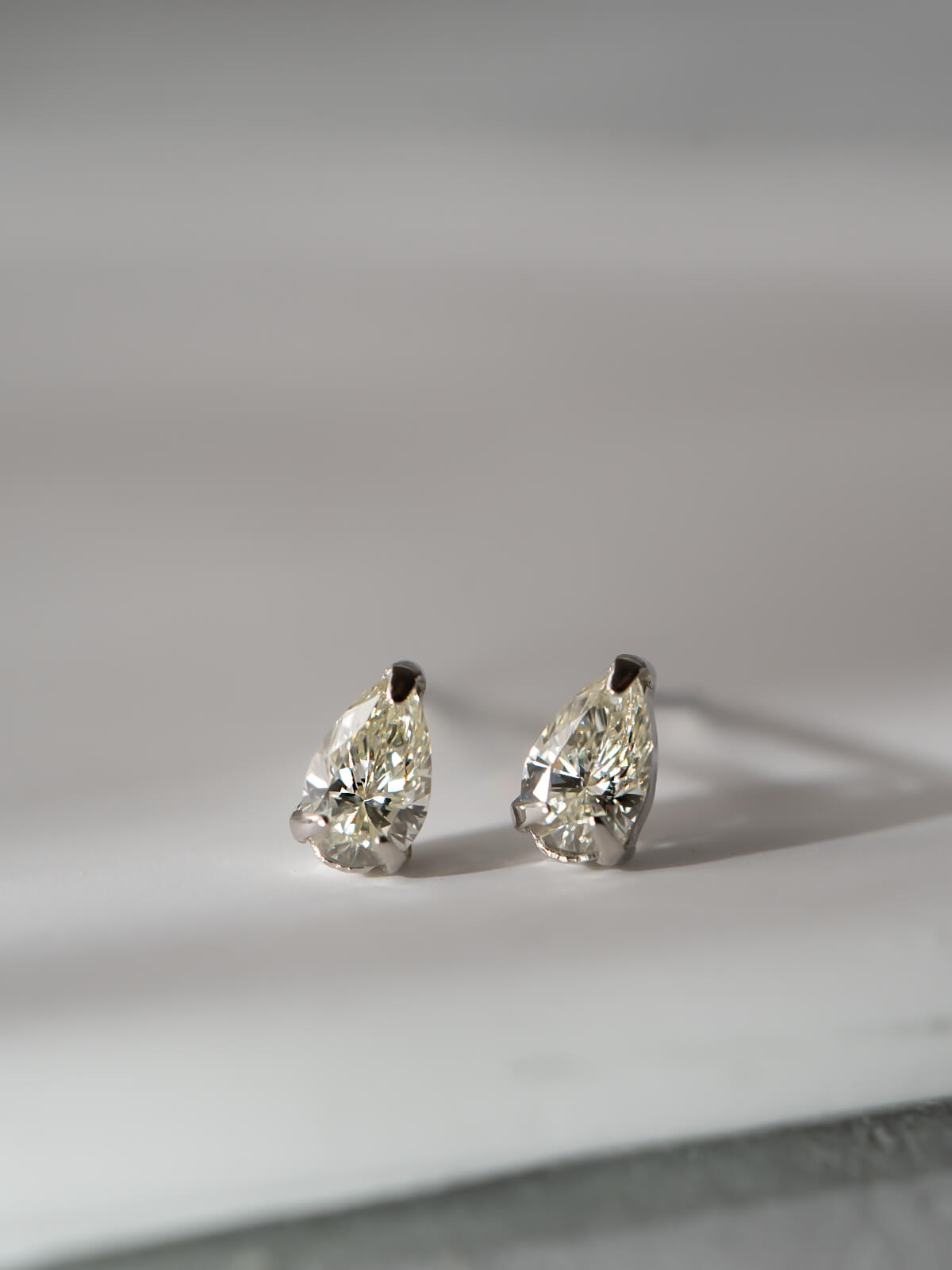 Platina Drop Diamond Earrings | ASTERI DEW