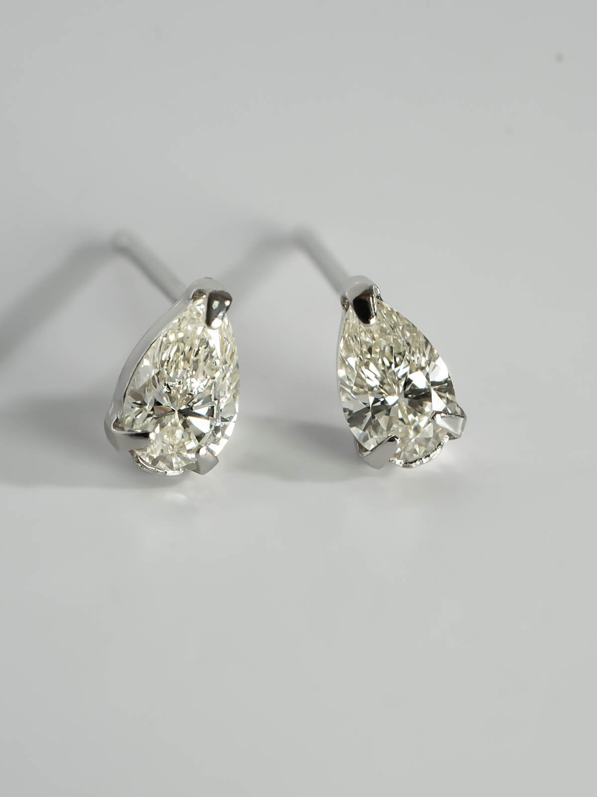 Platina Drop Diamond Earrings | ASTERI DEW