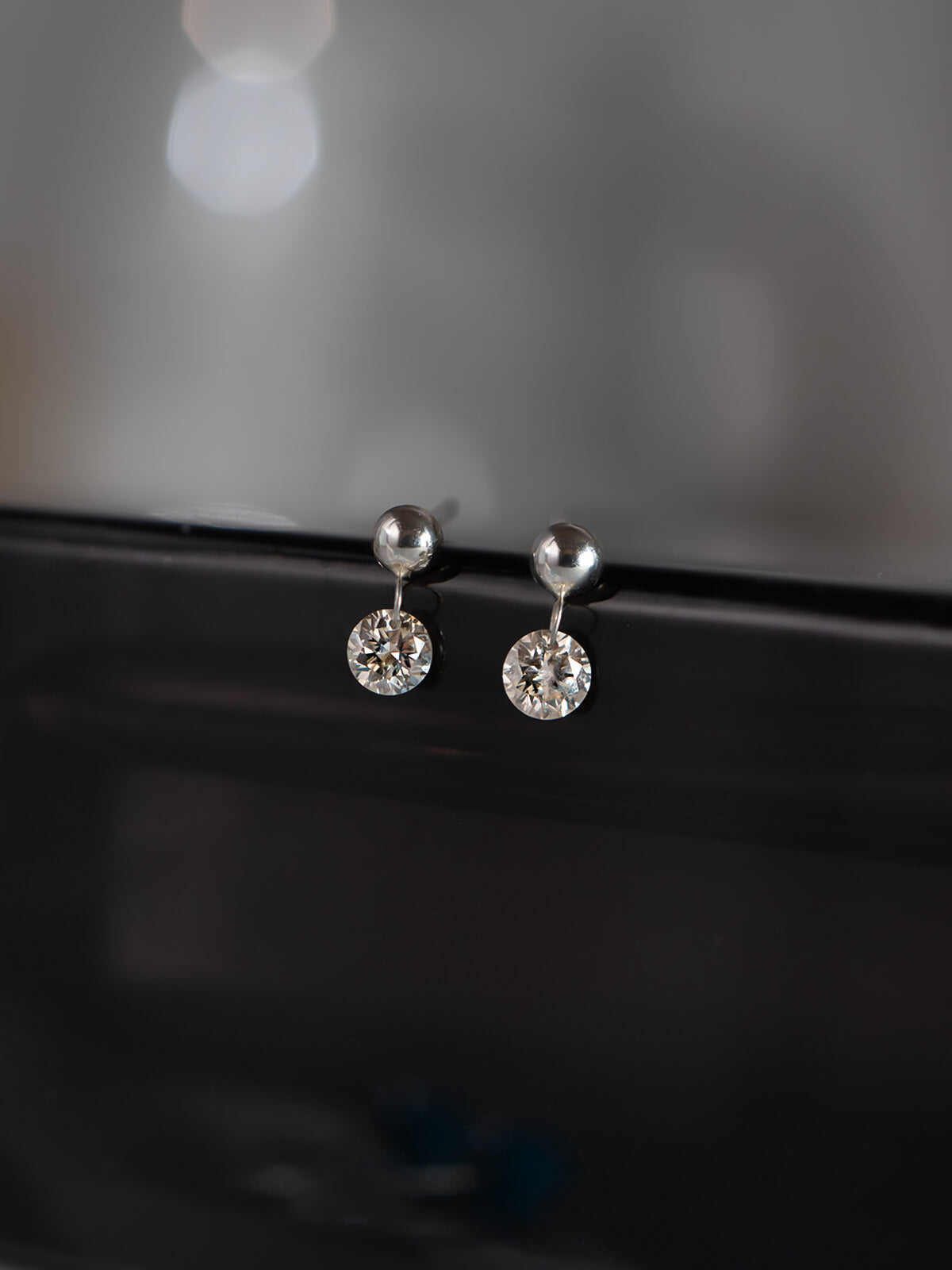 Platina Lilt Diamond Earrings | ASTERI NANOA