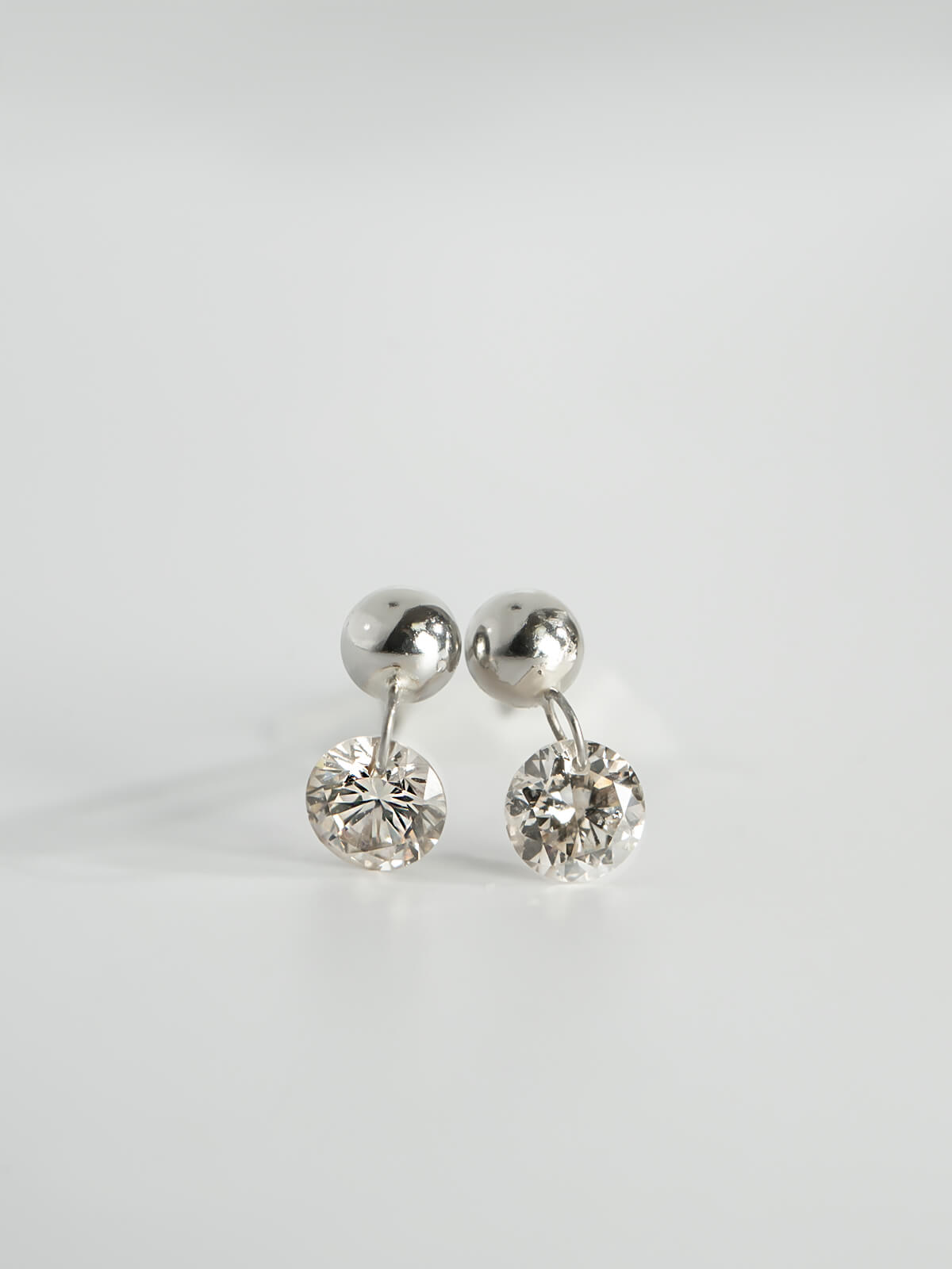 Platina Lilt Diamond Earrings | ASTERI NANOA