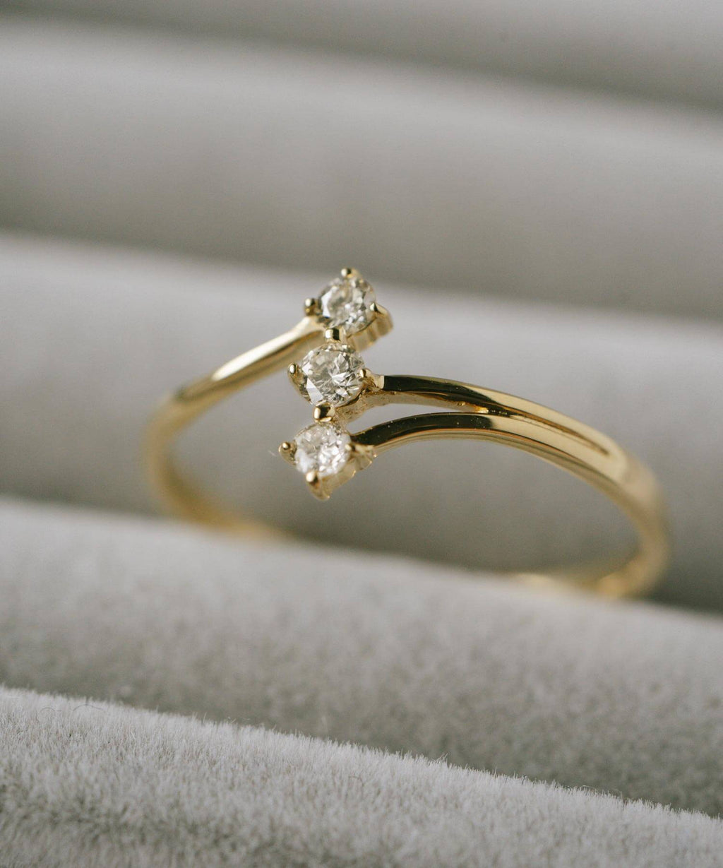 18K Gold Triple Diamond Ring | ASTERI ORION