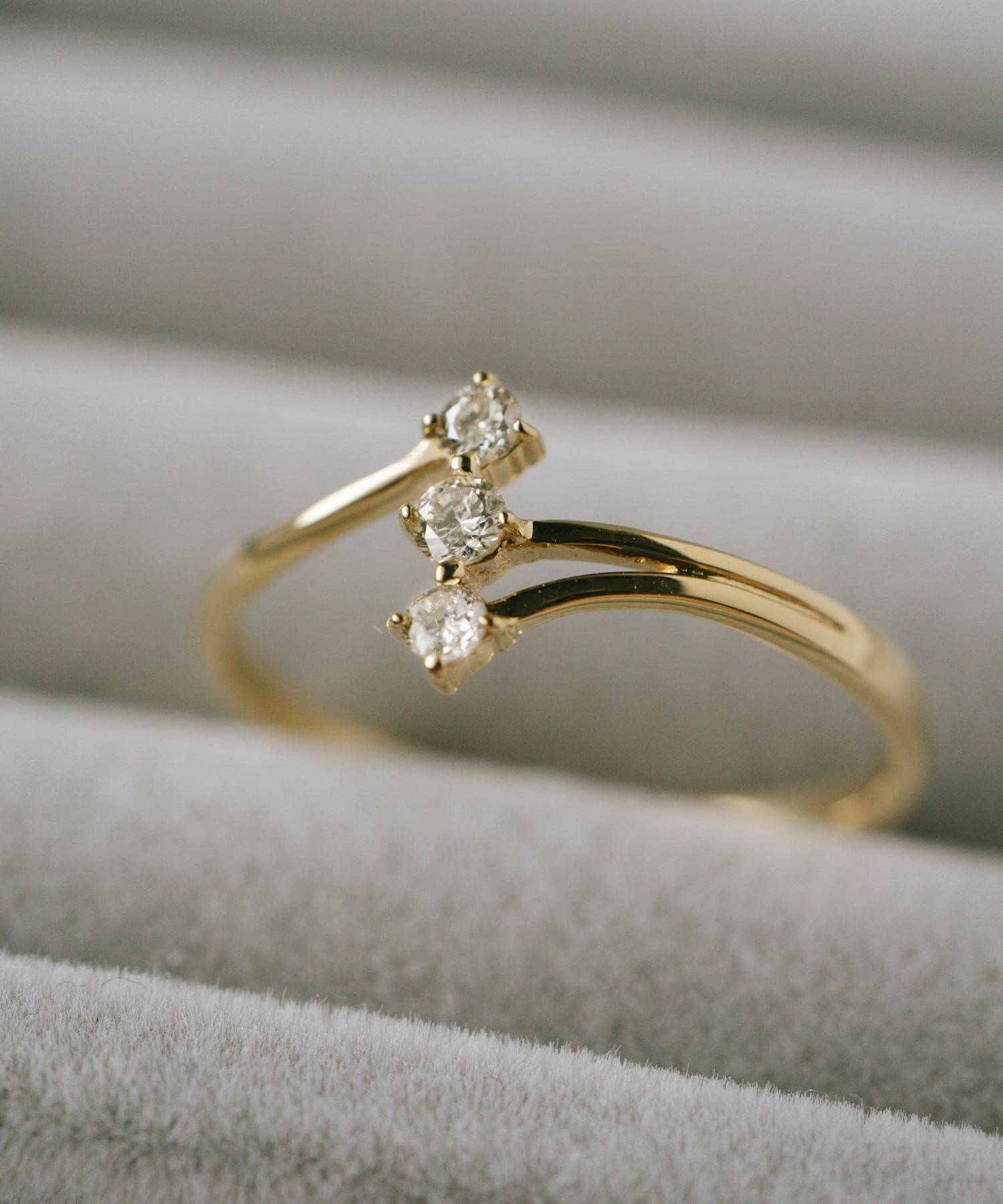 18K Gold Triple Diamond Ring | ASTERI ORION