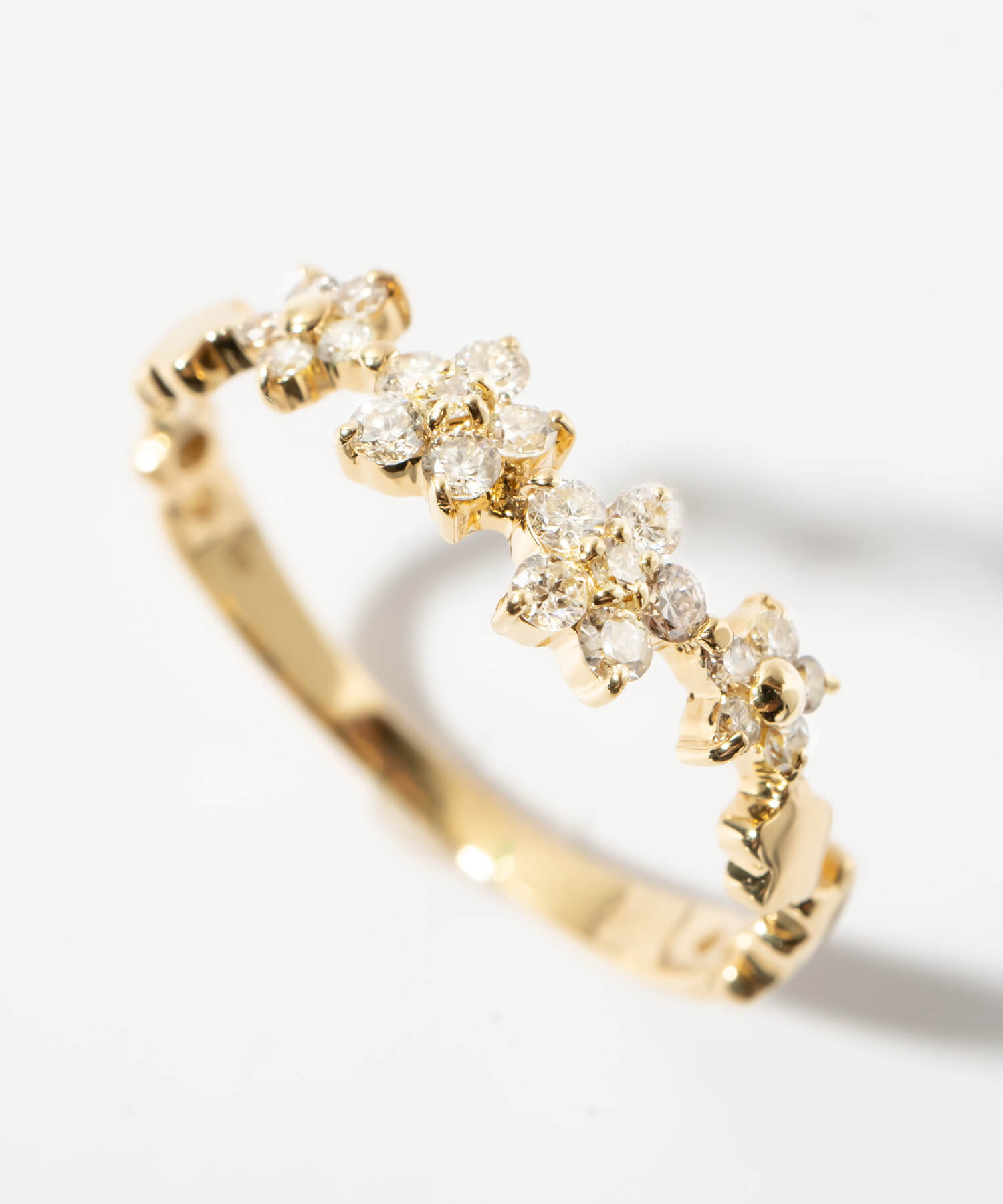 18K Gold Diamond Star Ring | ATRIA