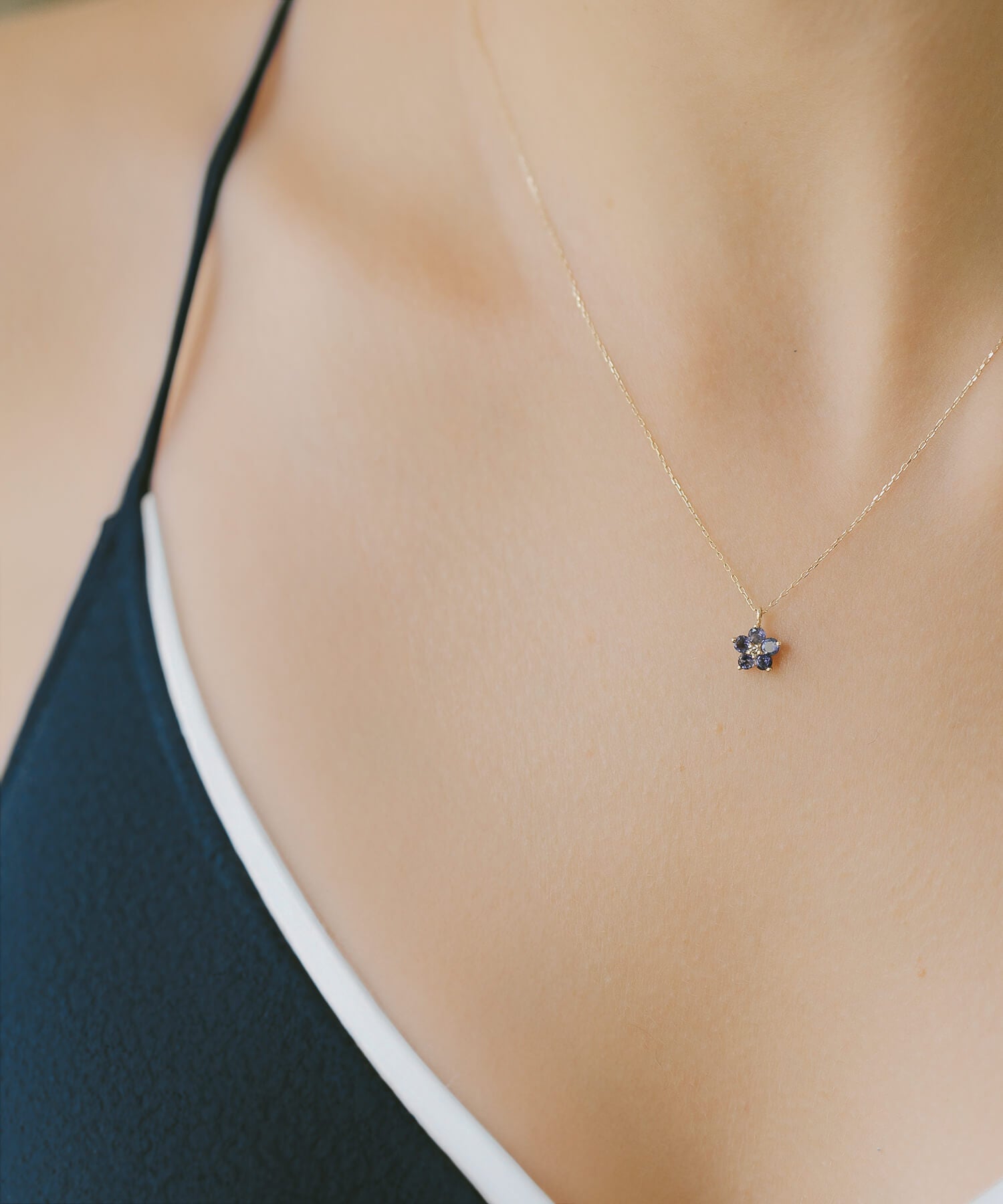 Flower Motif Iolite Necklace | LOULOUD-NOLL