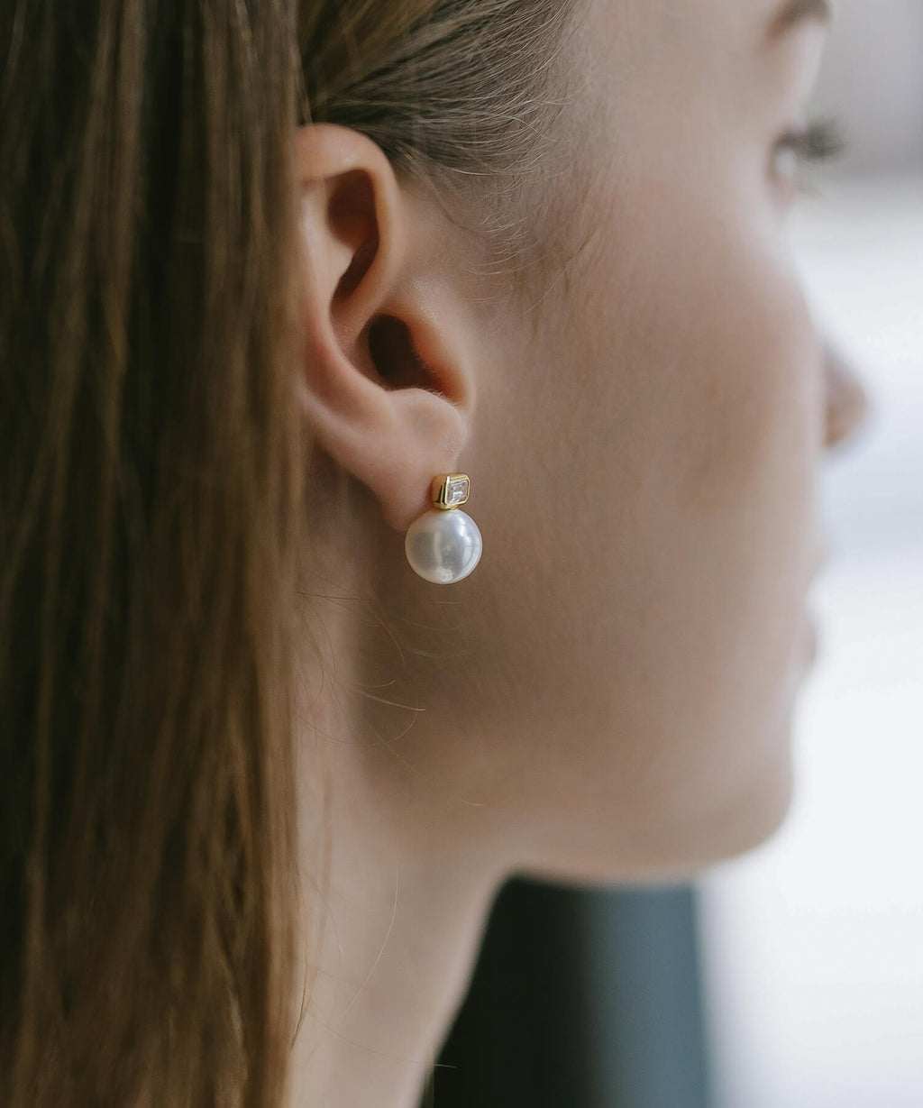 18K Gold Plated Sterling Silver Aurelia Baguette Pearl Earrings | CADREA