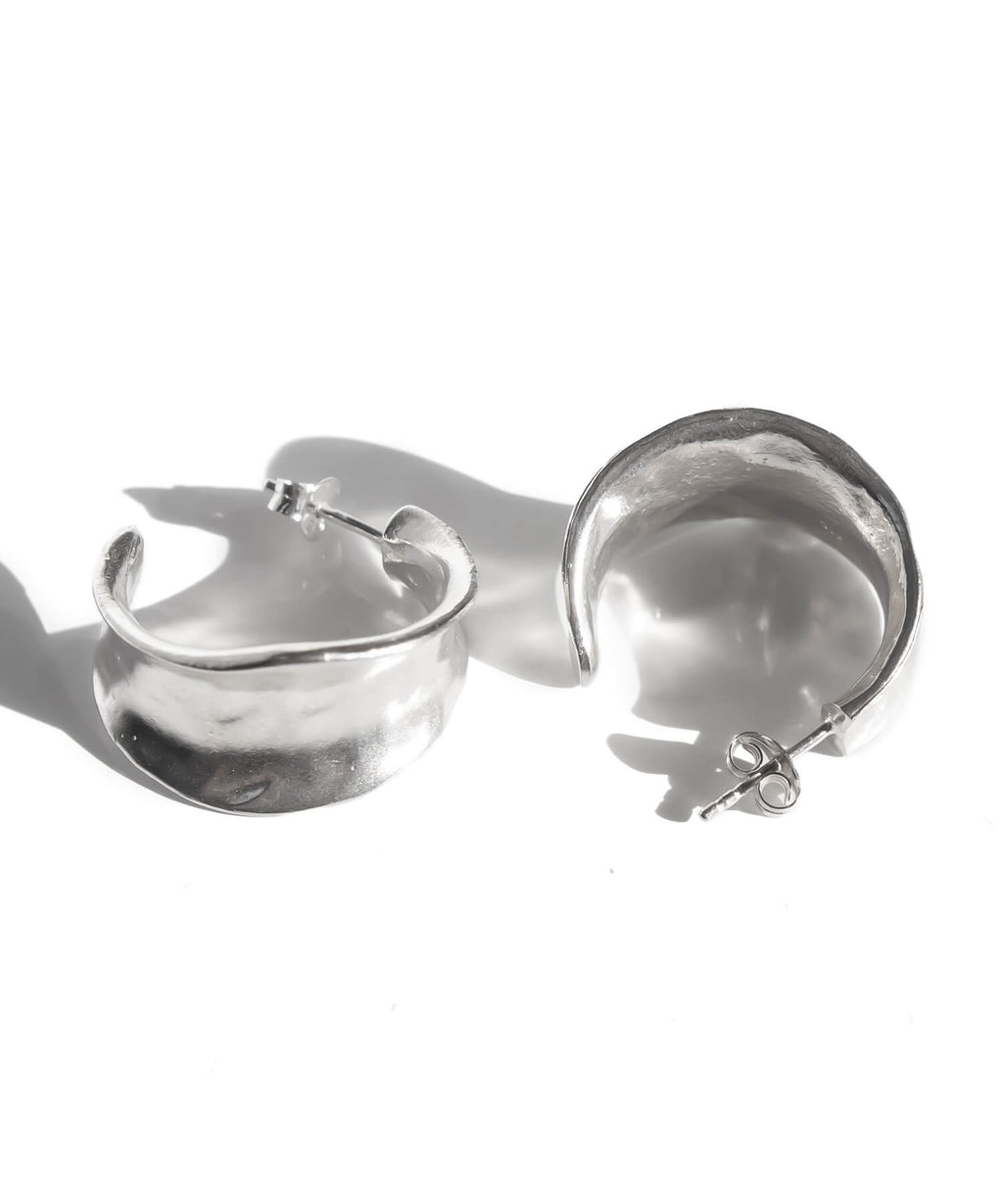 925 Sterling Silver Hammered Hoop Earrings | CORNETTO