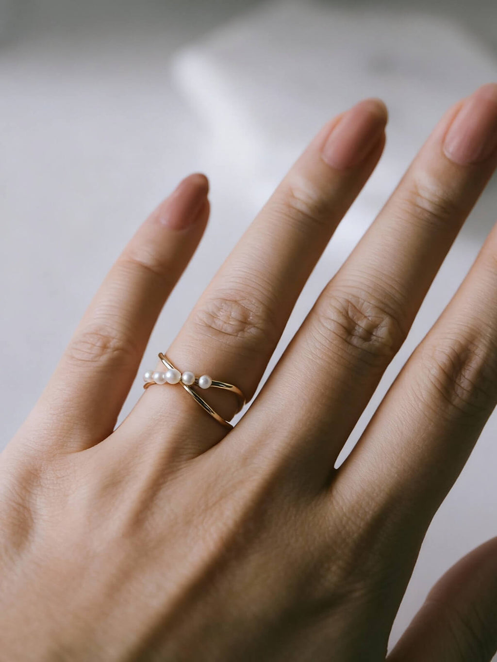 10K Gold Freshwater Pearl Crisscross Ring | CRUVIA