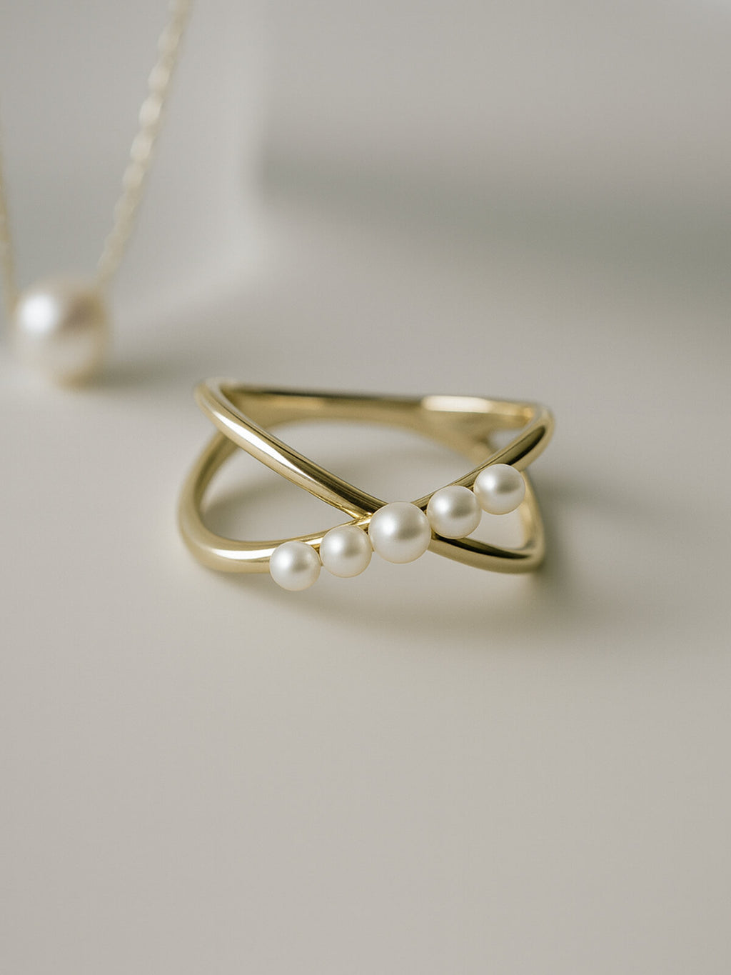 10K Gold Freshwater Pearl Crisscross Ring | CRUVIA