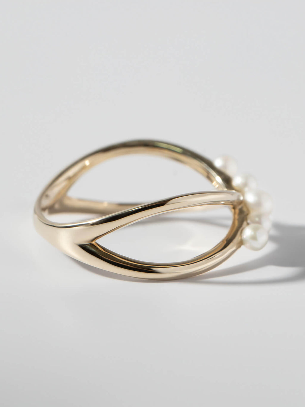 10K Gold Freshwater Pearl Crisscross Ring | CRUVIA