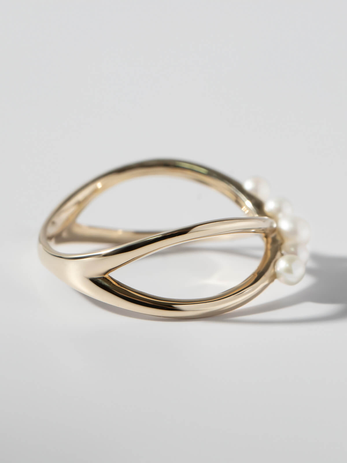 10K Gold Freshwater Pearl Crisscross Ring | CRUVIA