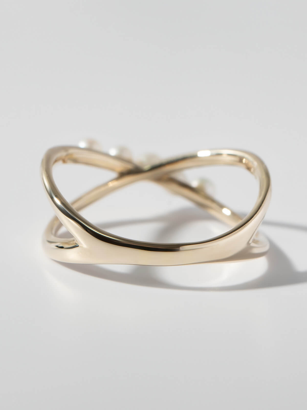 10K Gold Freshwater Pearl Crisscross Ring | CRUVIA