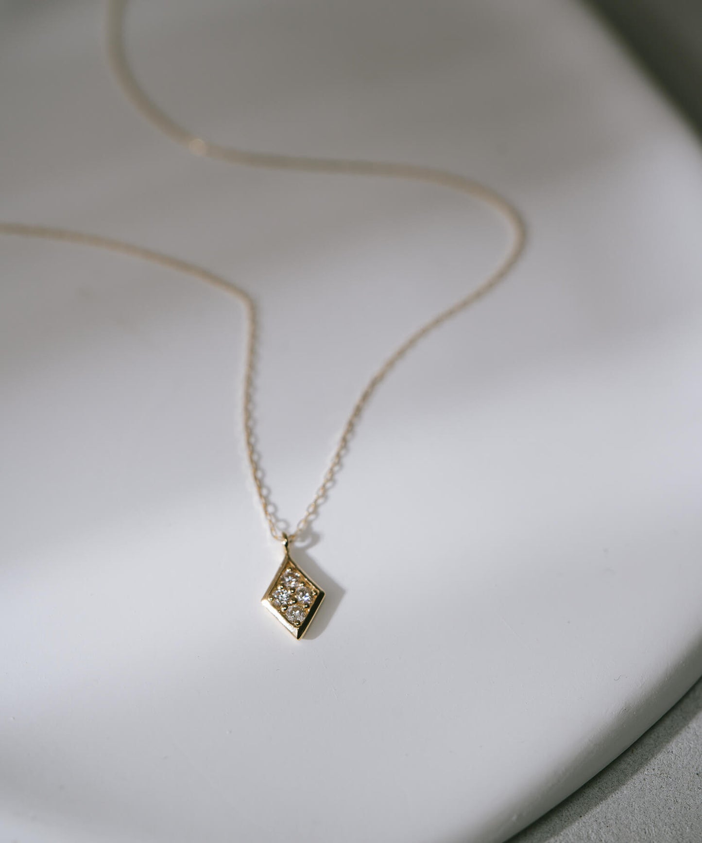 Rhombe Diamond Necklace | DIOVA-NK