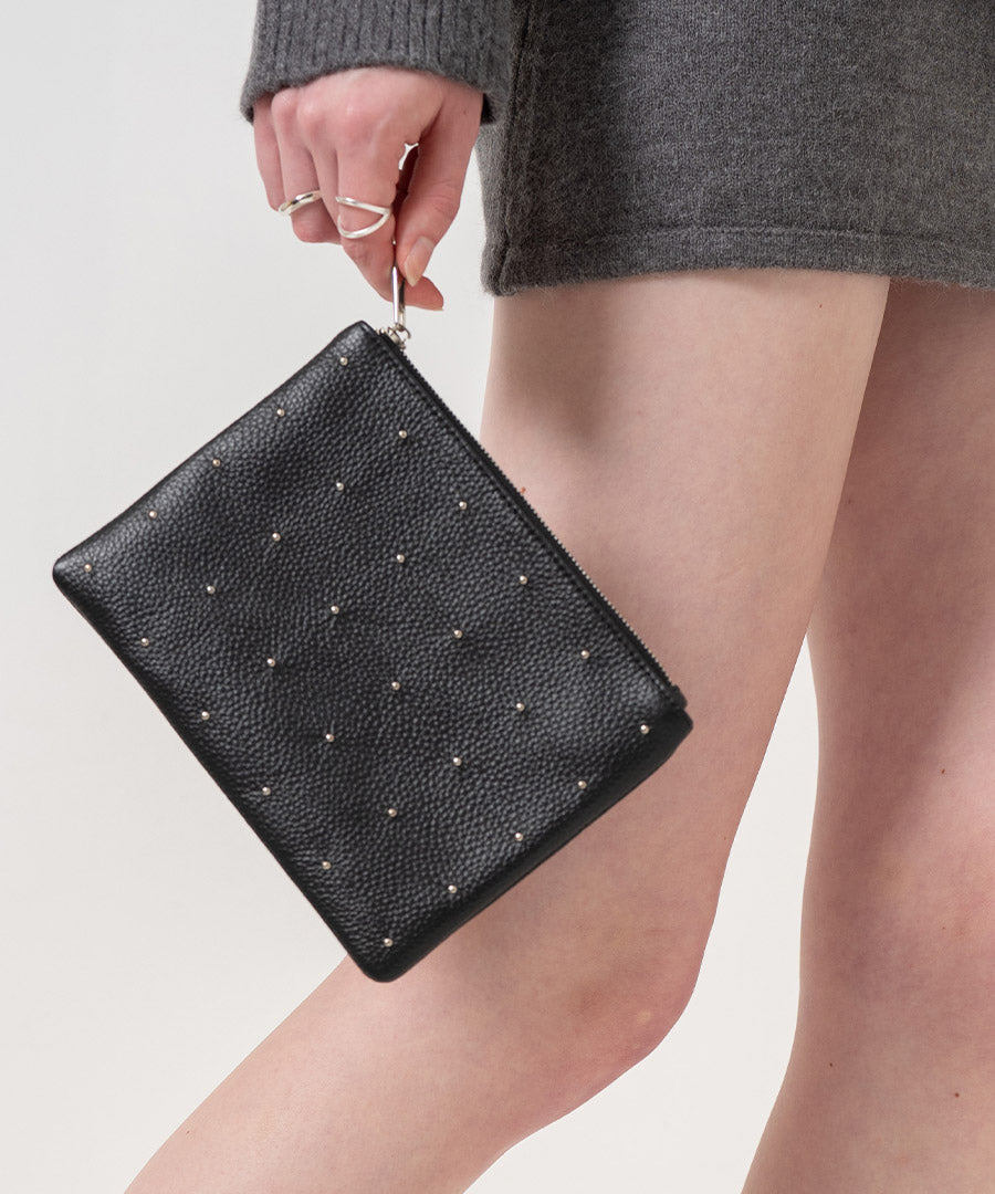 Dot leather pouch M