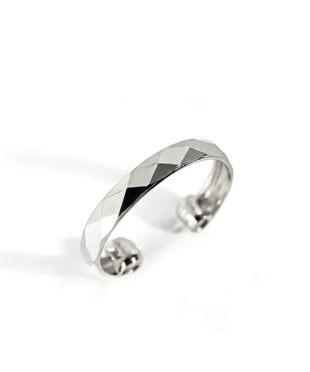 18K Gold & Platinum Faceted Ear Cuff | EDRA