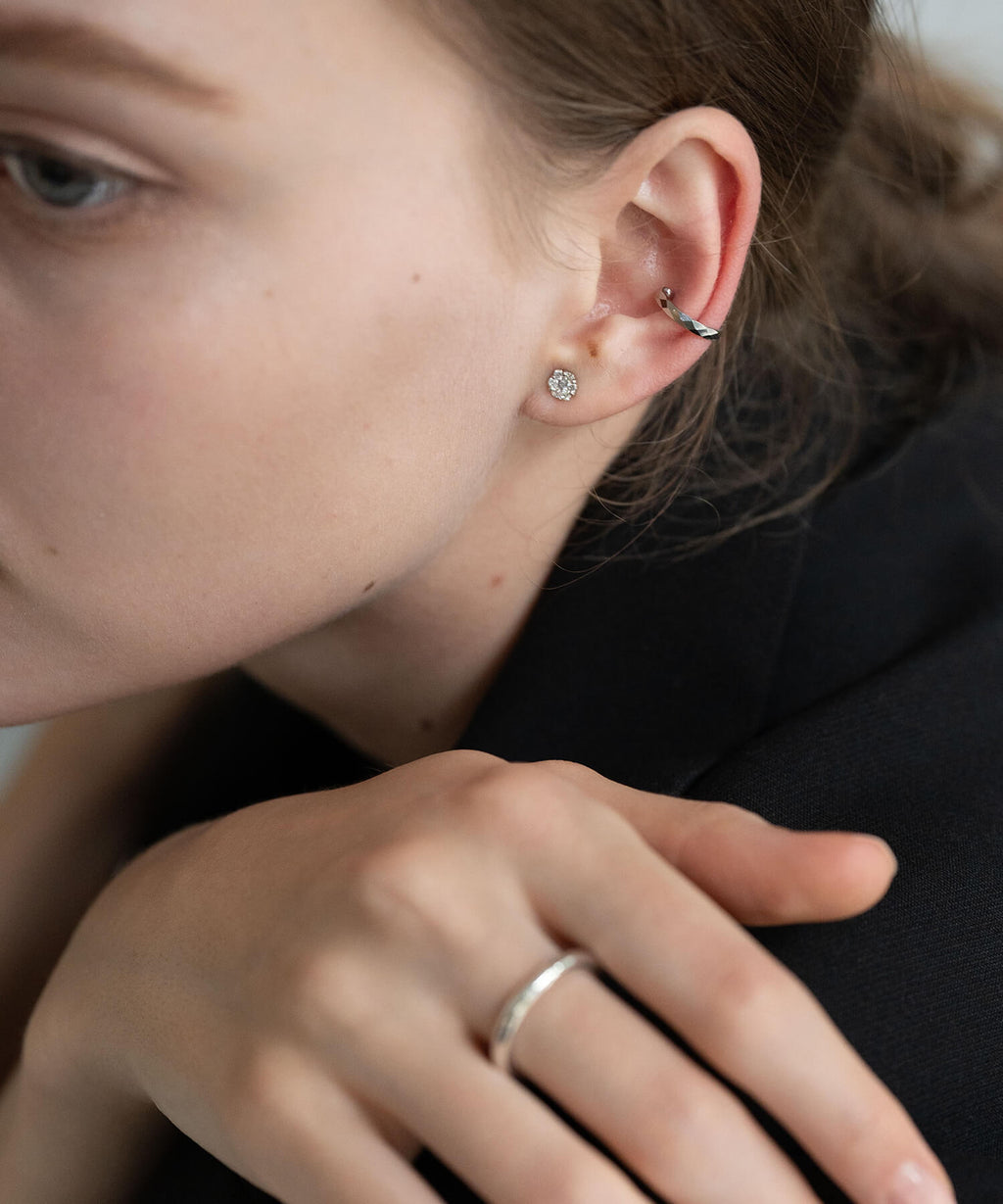 18K Gold & Platinum Faceted Ear Cuff | EDRA