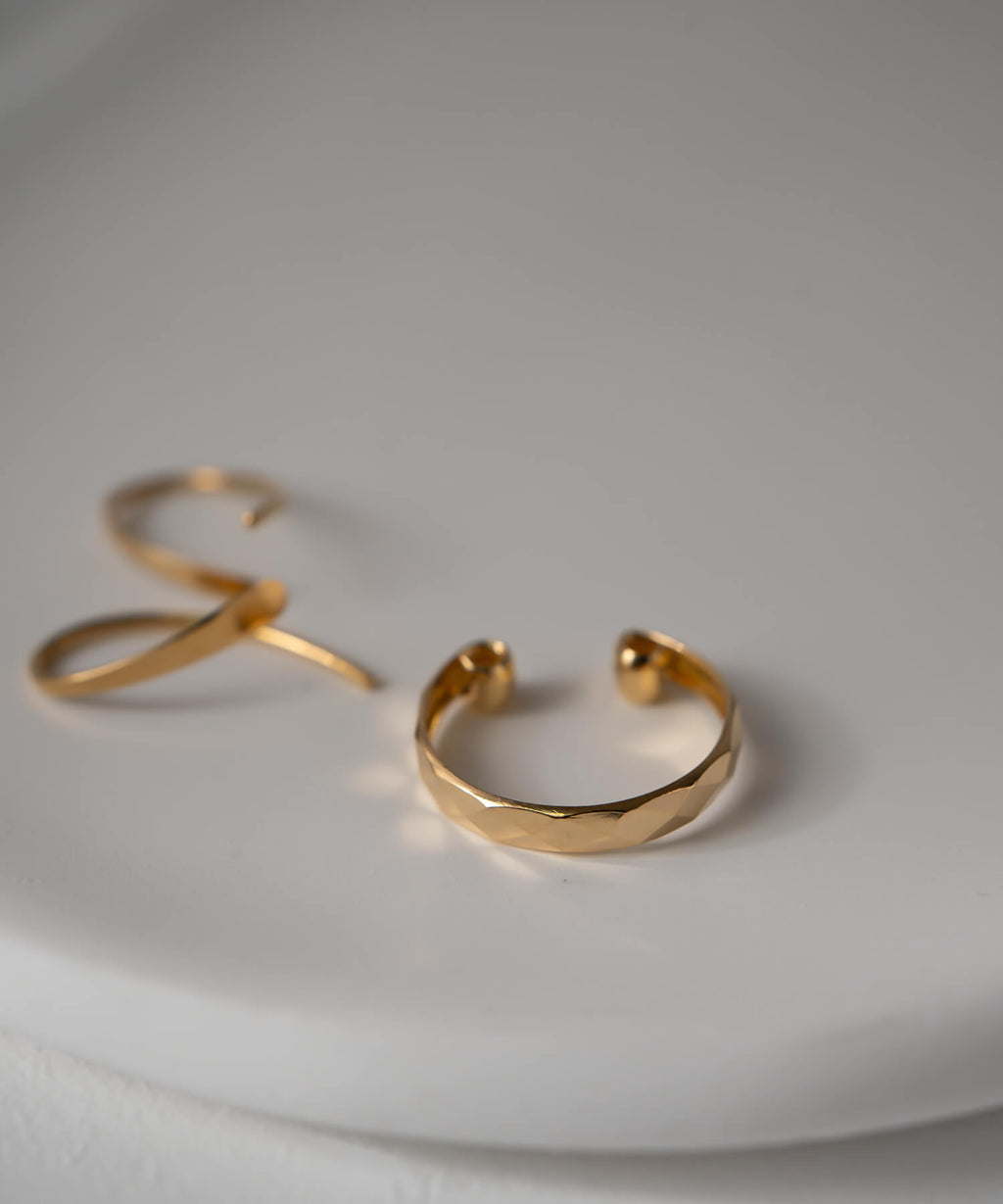 18K Gold & Platinum Faceted Ear Cuff | EDRA