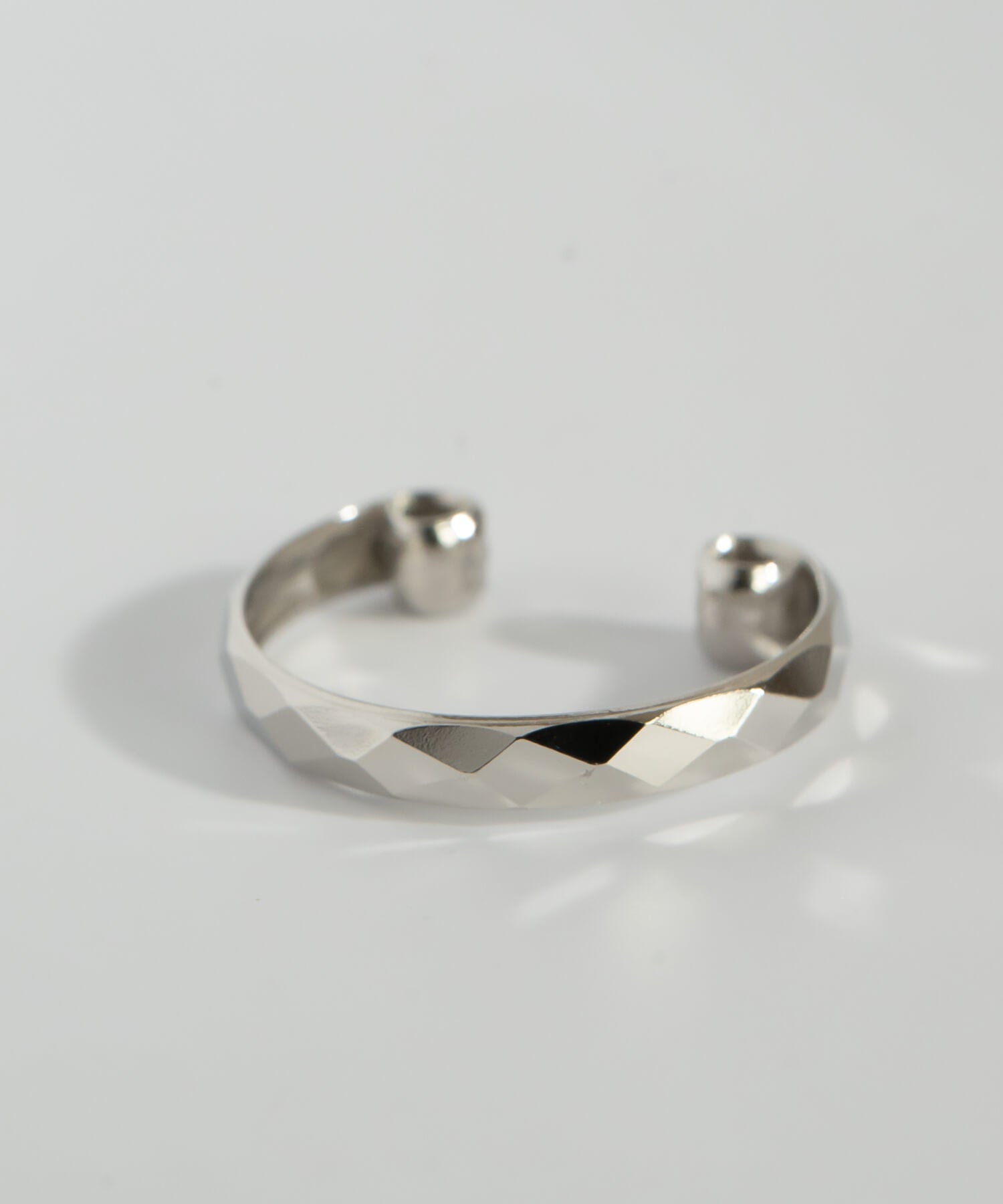 18K Gold & Platinum Faceted Ear Cuff | EDRA