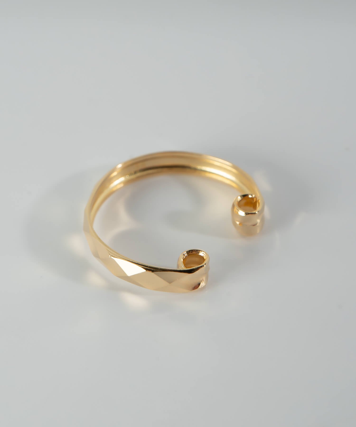 18K Gold & Platinum Faceted Ear Cuff | EDRA