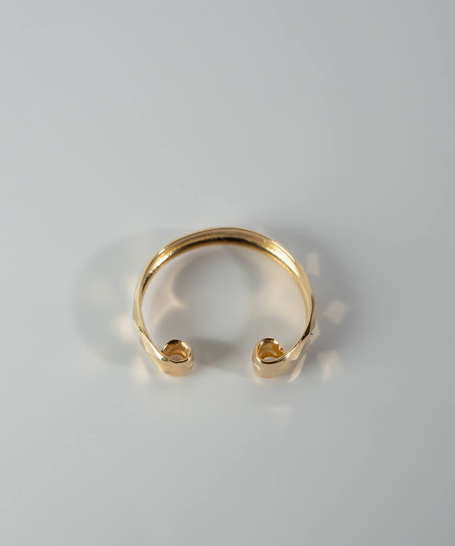 18K Gold & Platinum Faceted Ear Cuff | EDRA