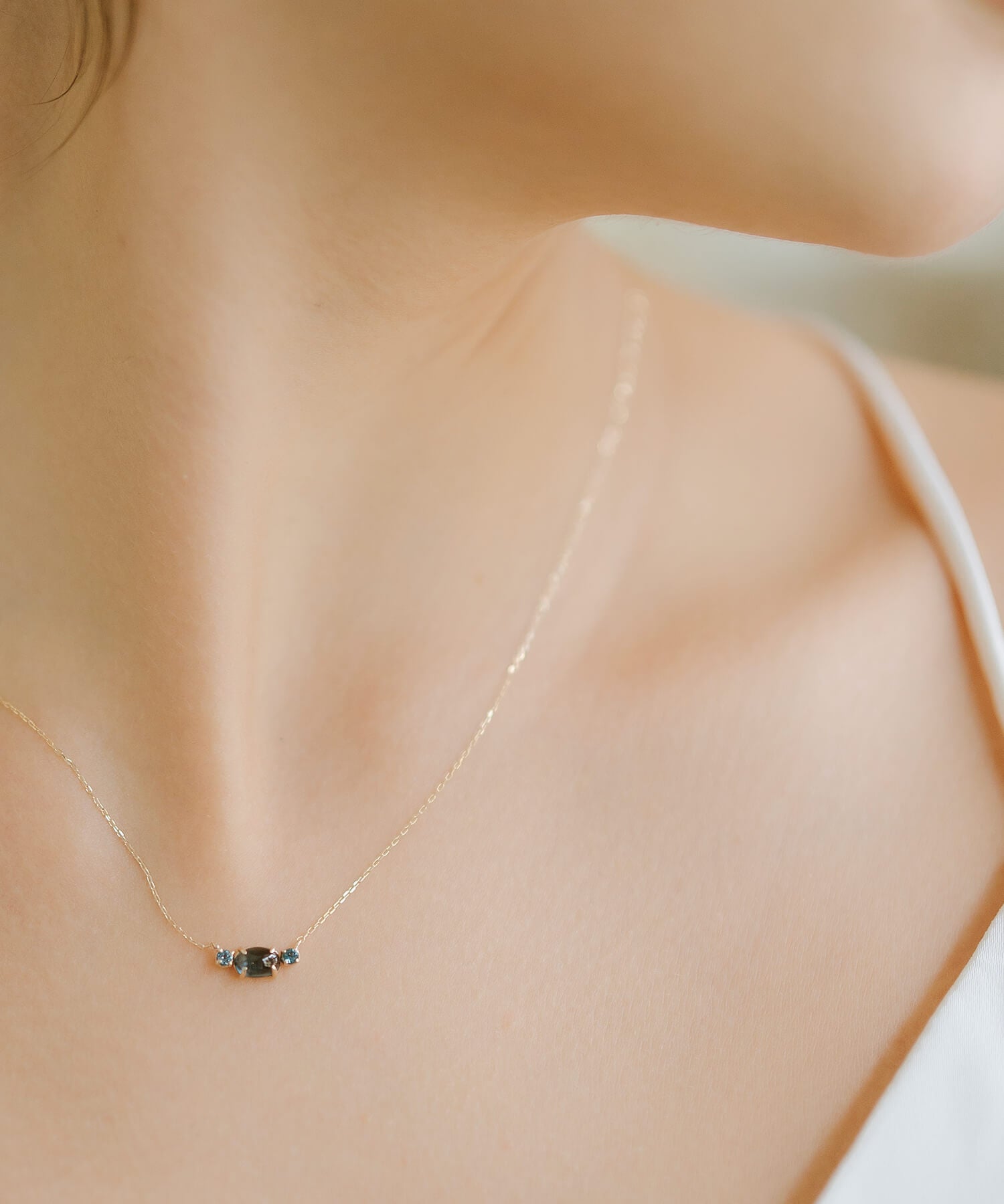 Oval Cabochon Necklace | ELIA-FEM