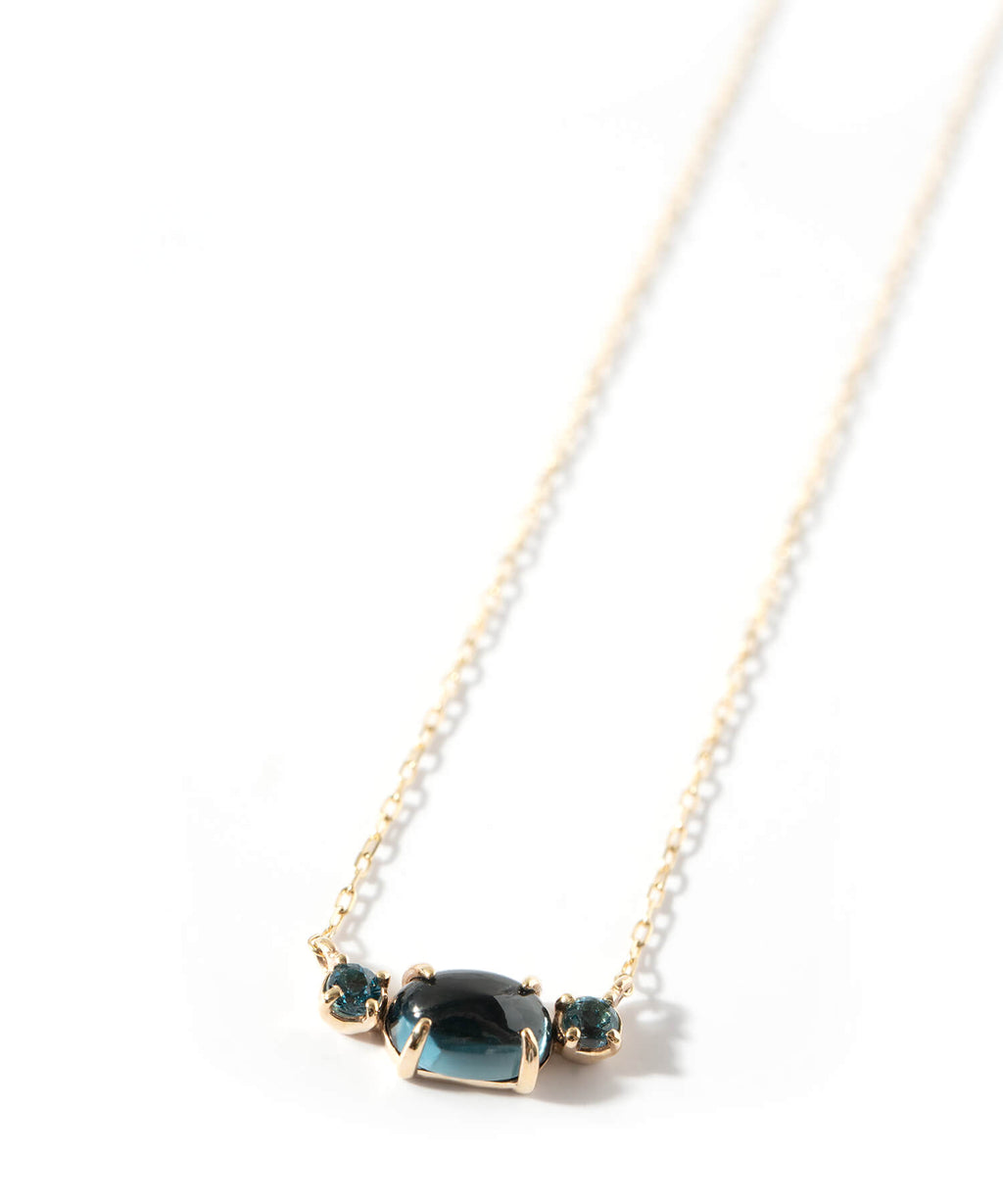 Oval Cabochon Necklace | ELIA-FEM