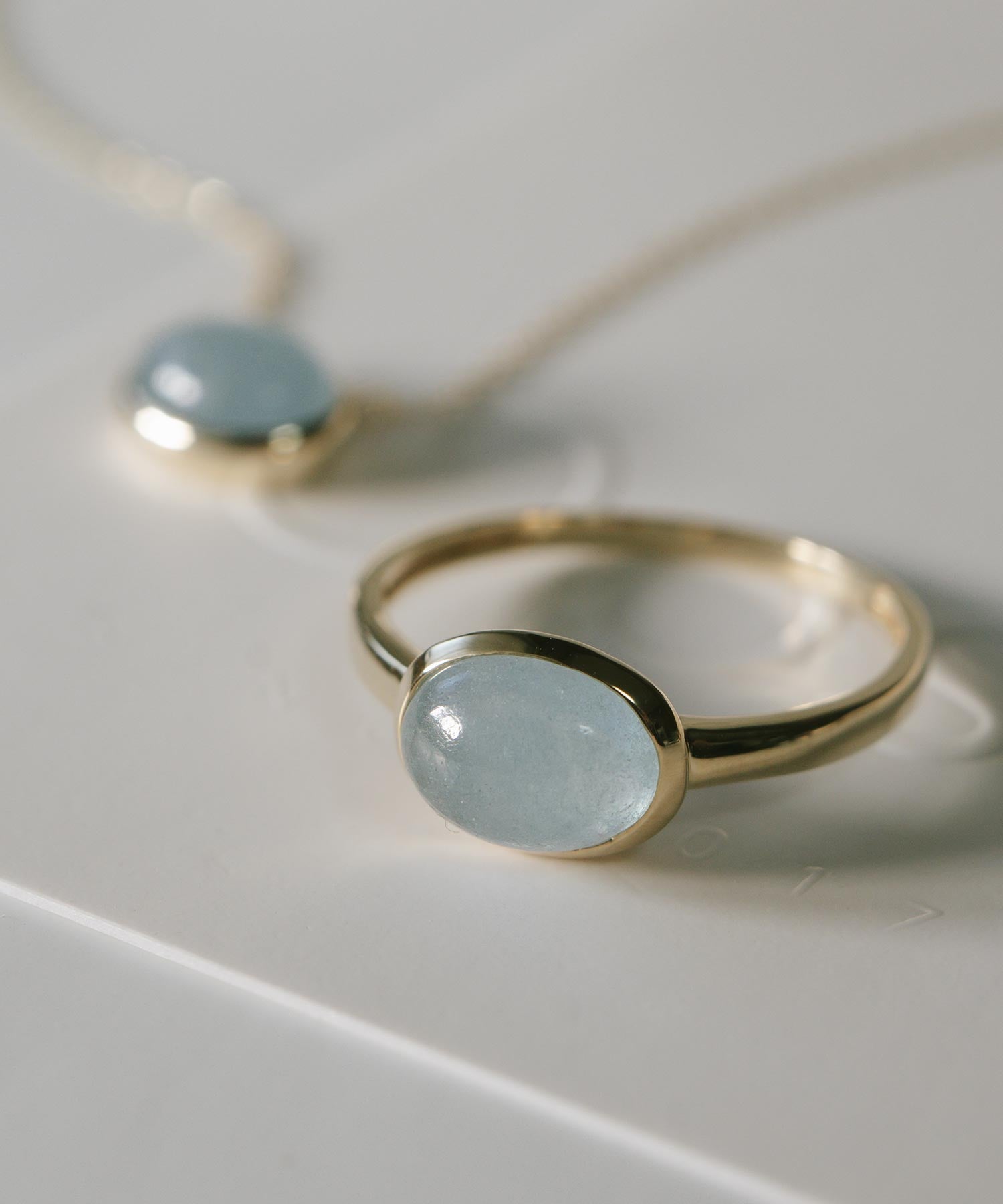 10K Gold Oval Gemstone Ring | ELIA-TRE