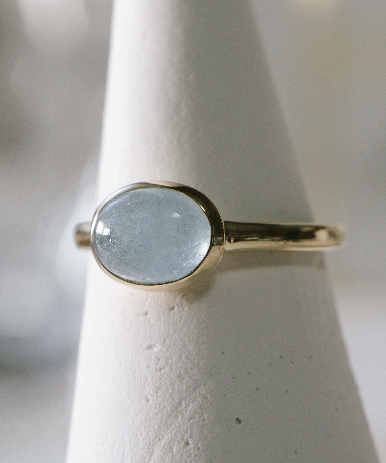10K Gold Oval Gemstone Ring | ELIA-TRE