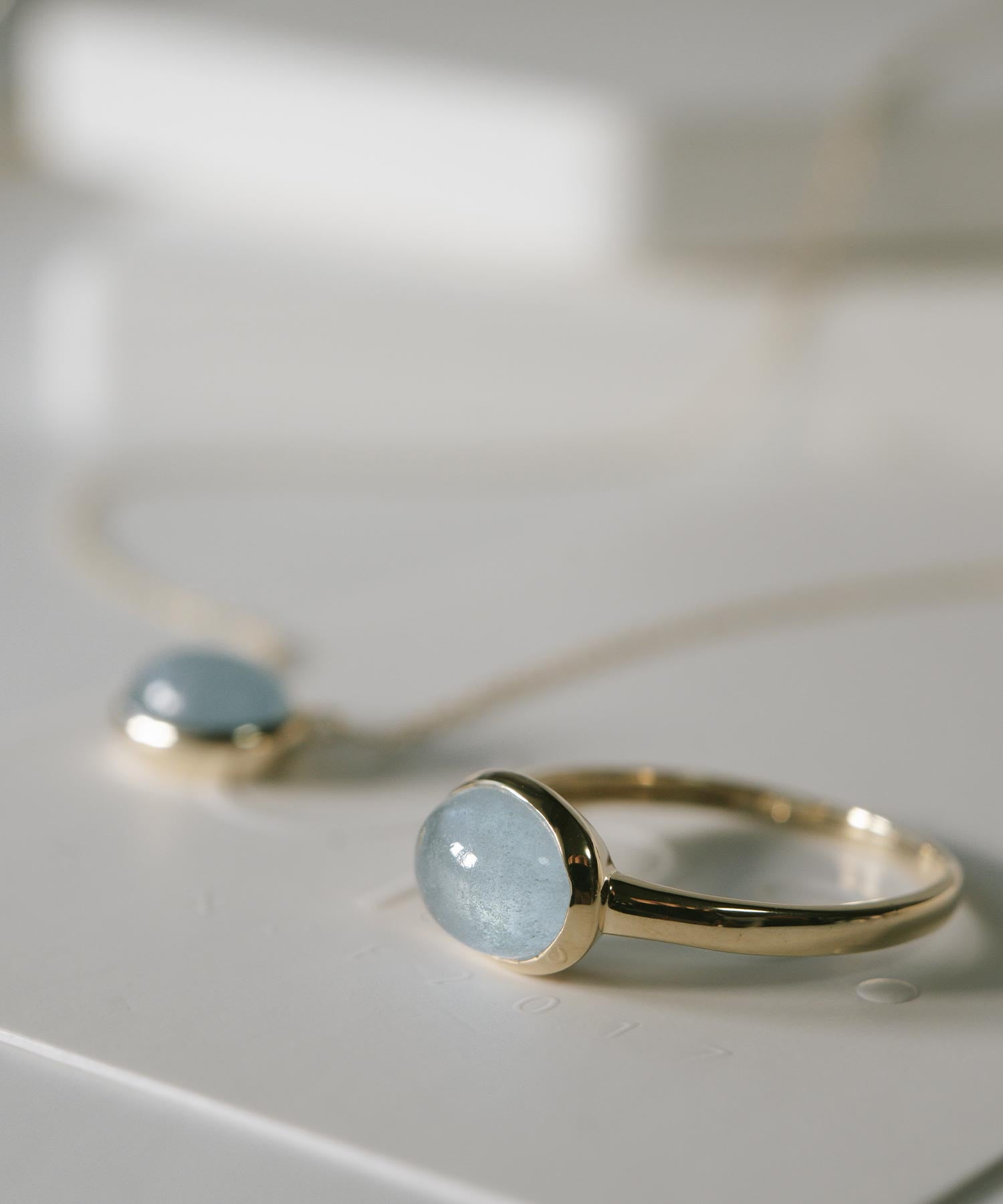 10K Gold Oval Gemstone Ring | ELIA-TRE