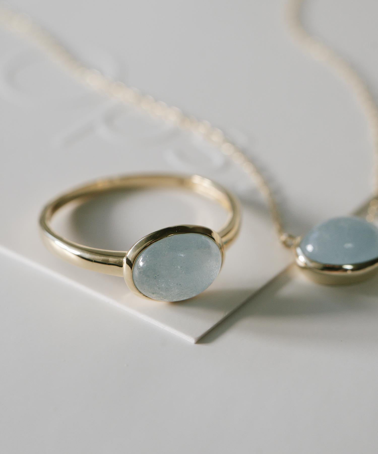 10K Gold Oval Gemstone Ring | ELIA-TRE