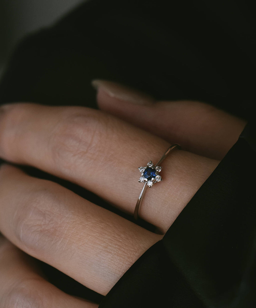 Platina Sapphire Star Ring | ELNEO