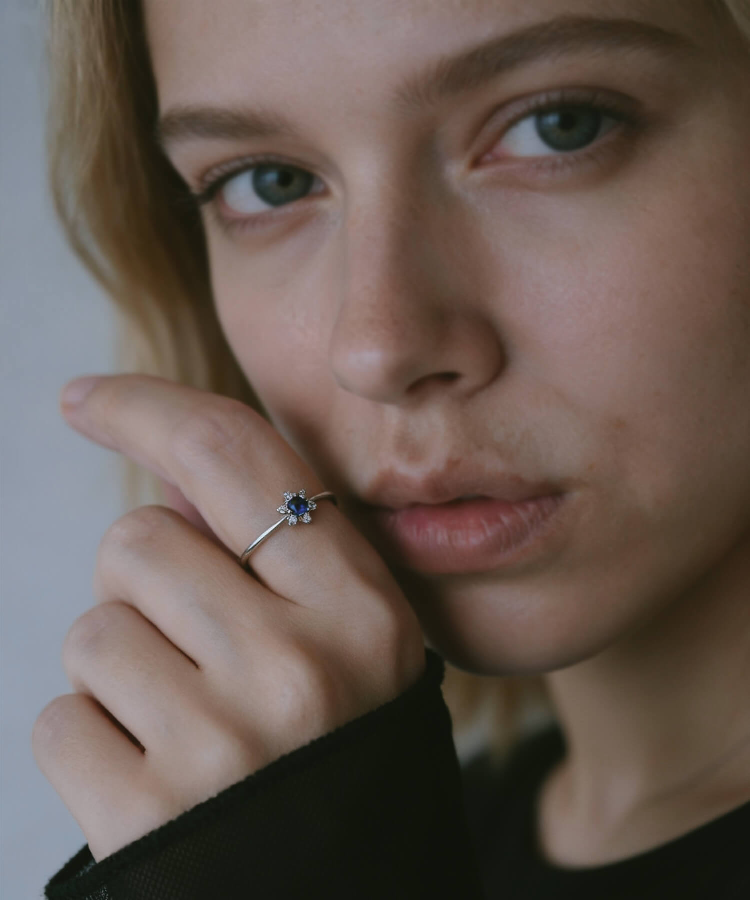 Platina Sapphire Star Ring | ELNEO