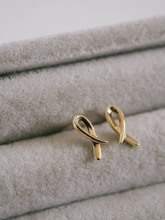 k18 tiny ribonetto Earrings | ELPIA-PE