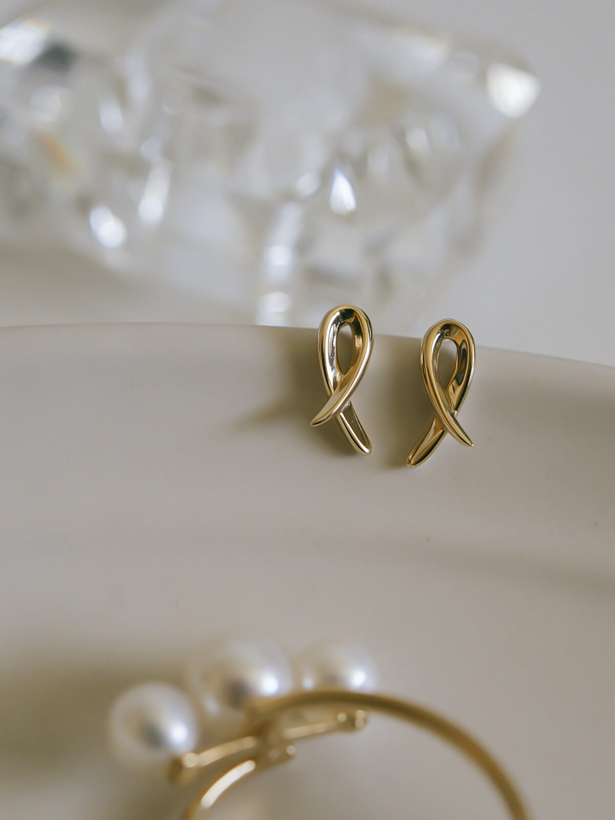 18K Gold Tiny Ribonetto Earrings | ELPIA