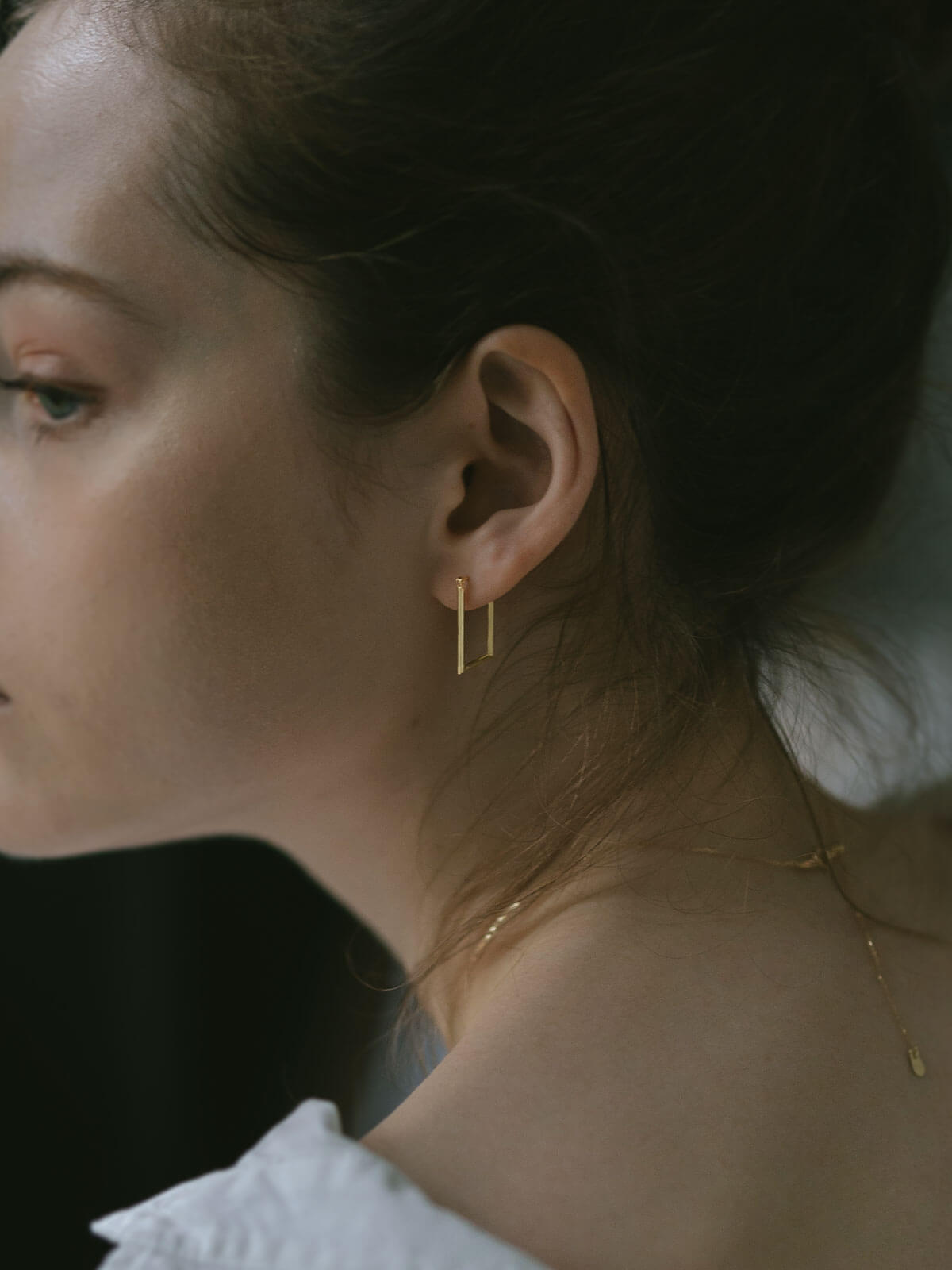 K18 Sharp Lines Minimal Rectangle Hoop Earrings | ELPOTA-PE