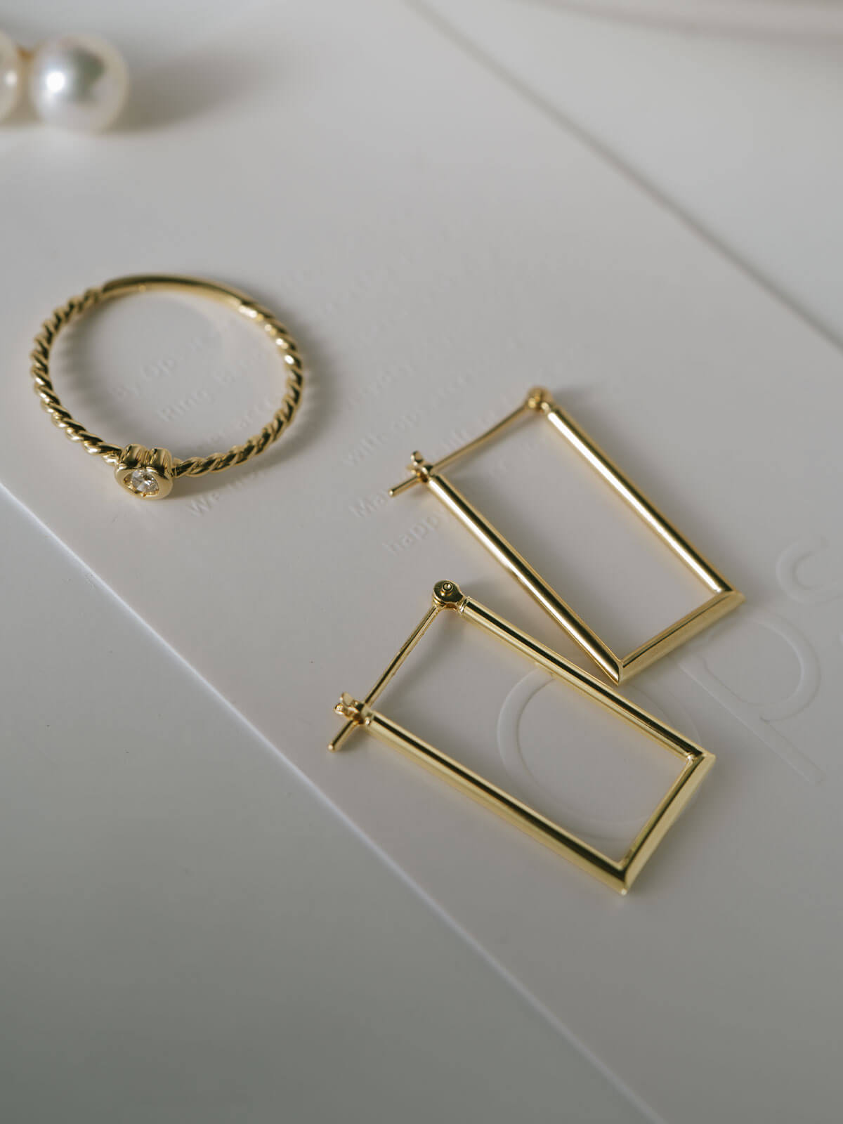 18K Gold Sharp Lines Minimal Rectangle Hoop Earrings | ELPOTA