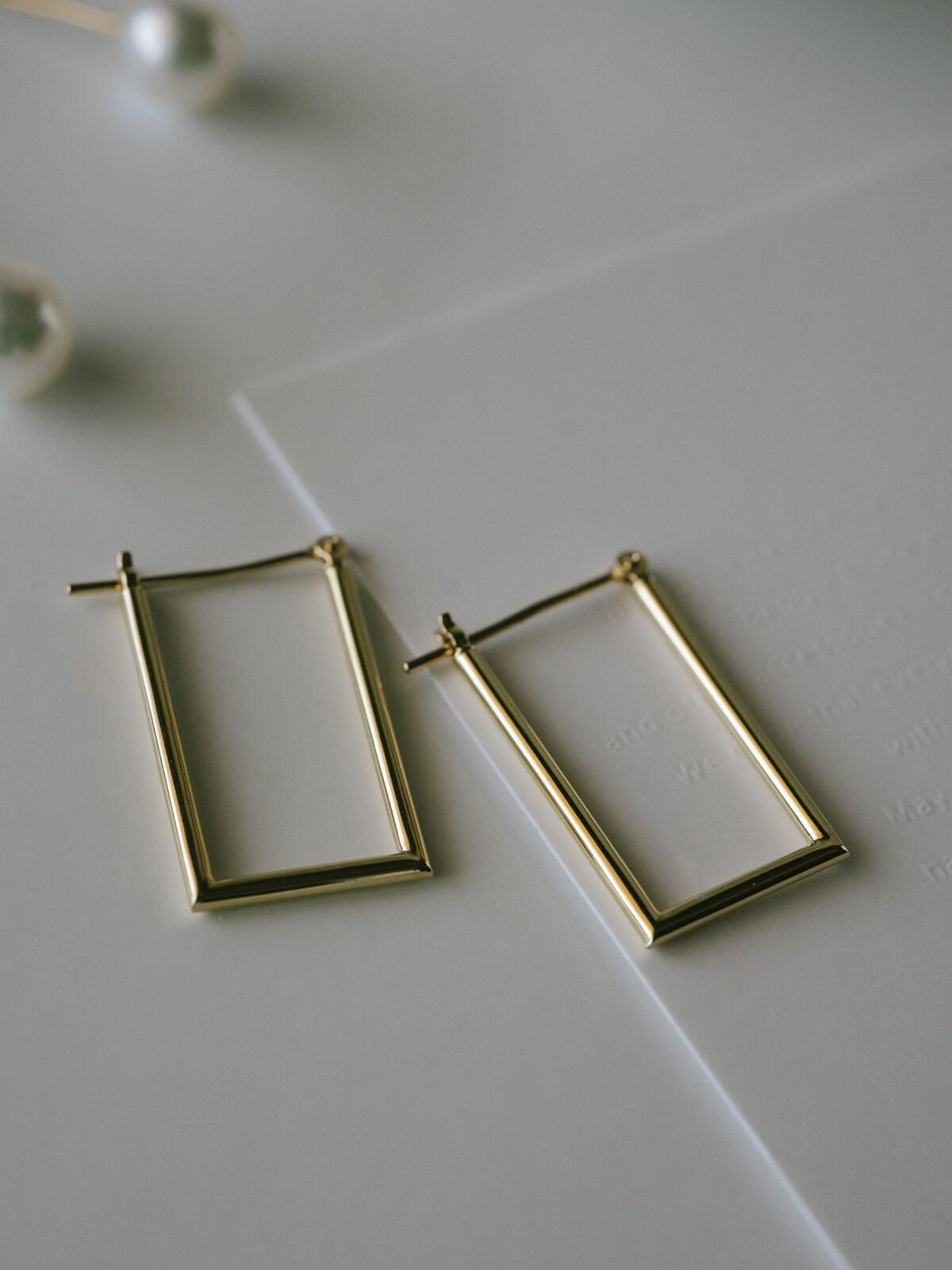 18K Gold Sharp Lines Minimal Rectangle Hoop Earrings | ELPOTA