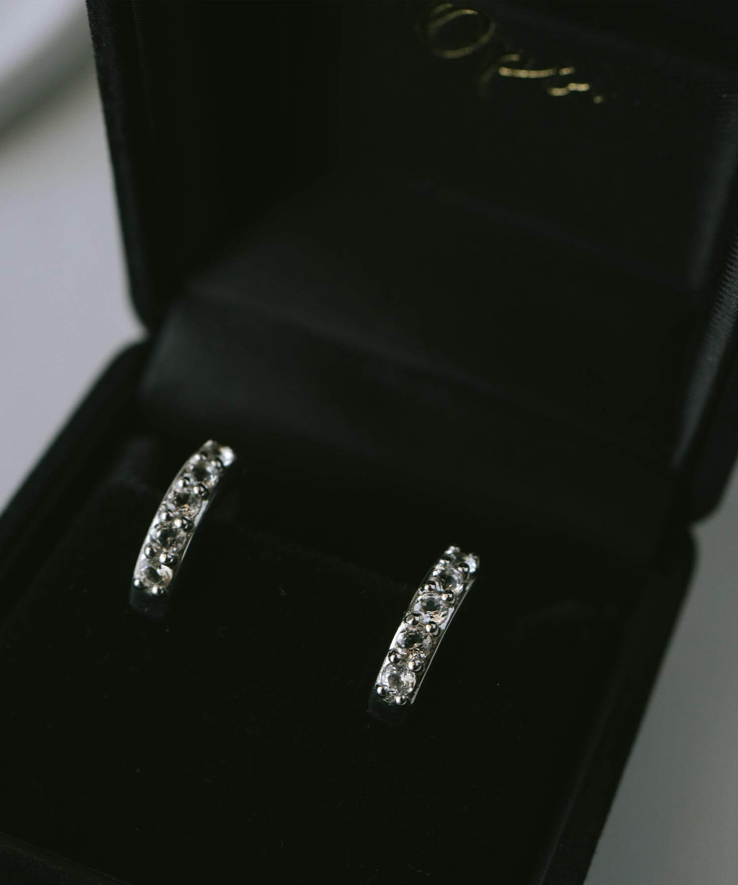 925 Sterling Silver Dazzling Hoop Earrings | ELVERIA