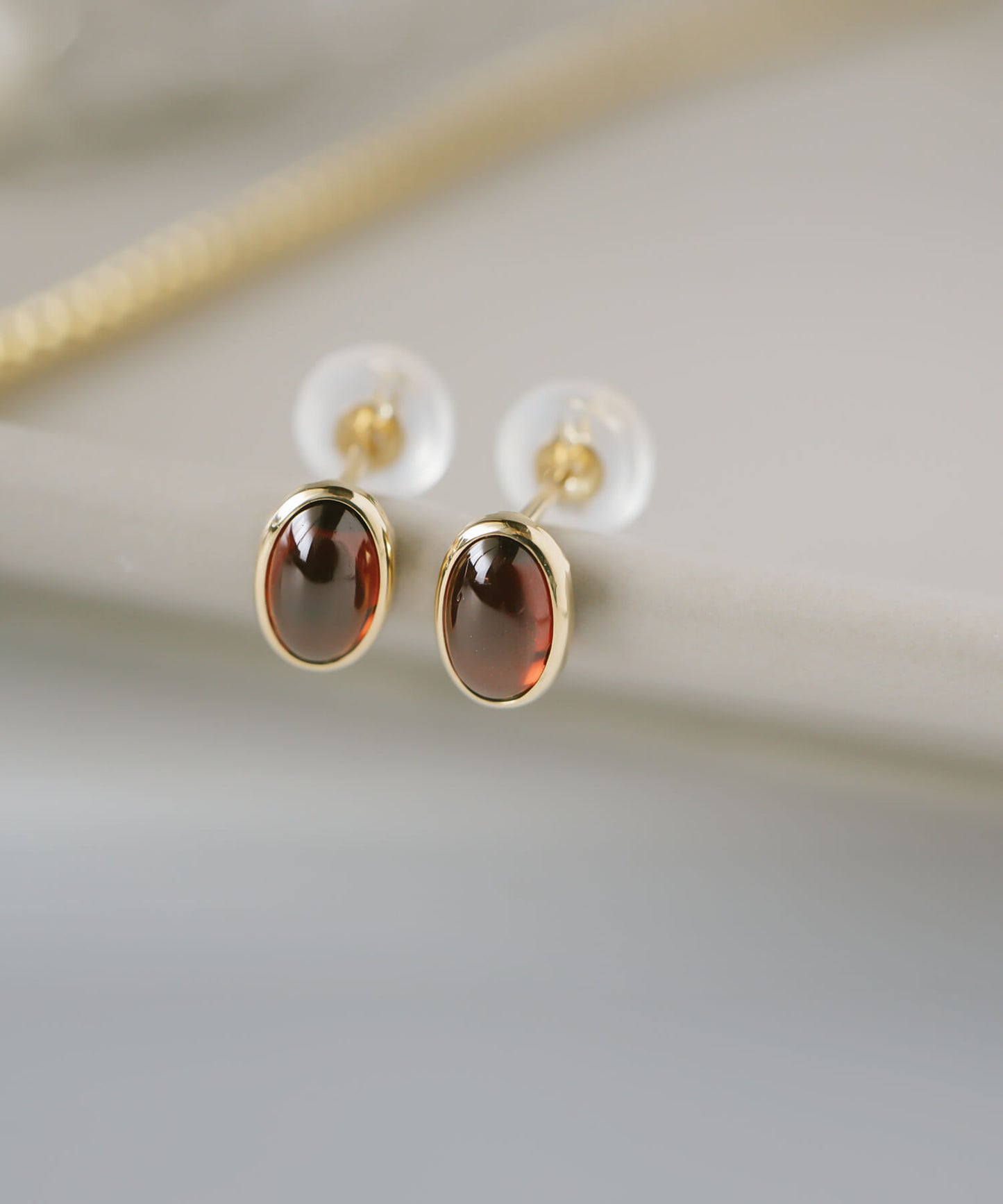 K18 Glossy Oval Cabochon Earrings | ENLILLE-OLIVA