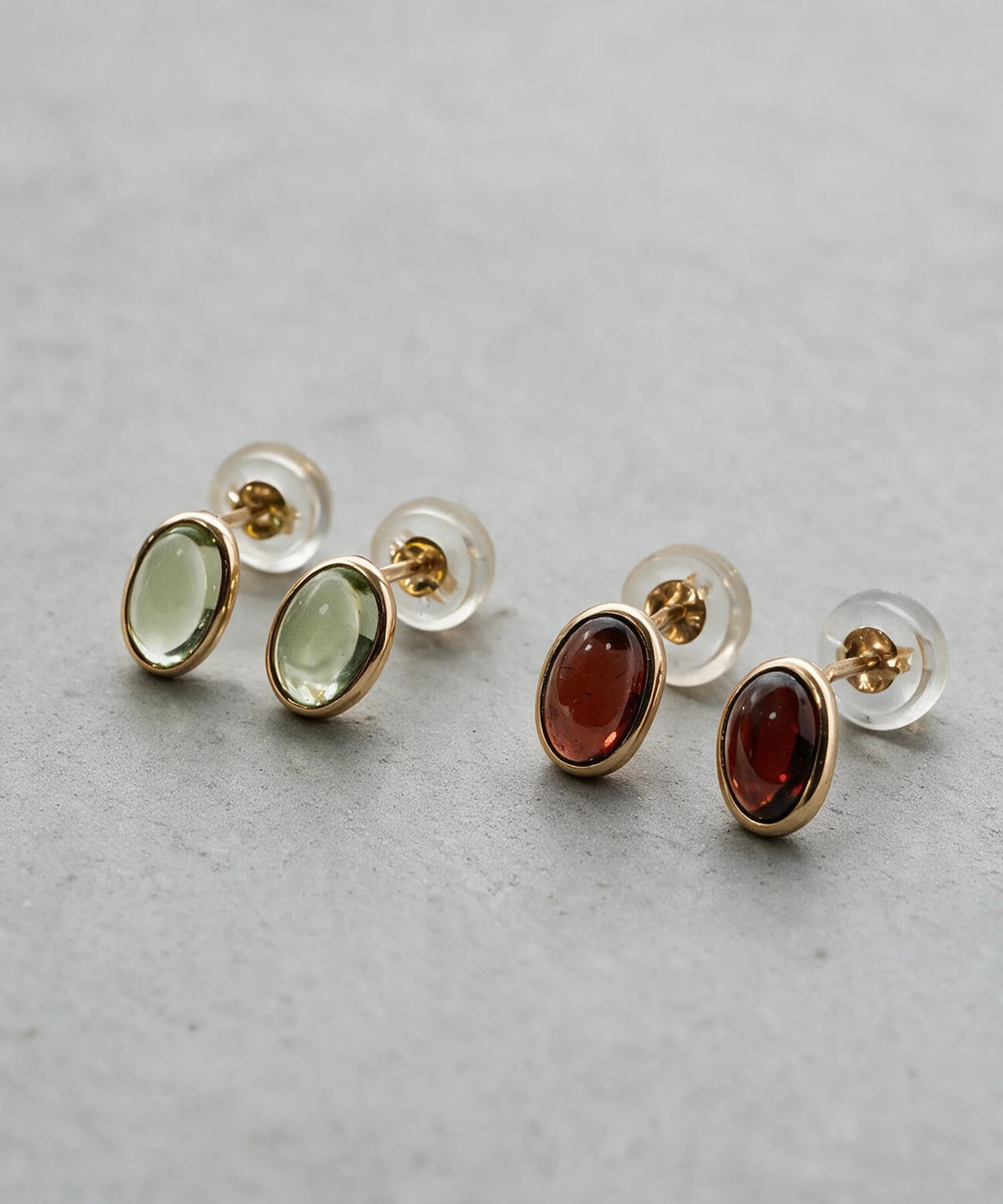 18K gold oval gemstone stud earrings, peridot and garnet | ENLILLE-OLIVA