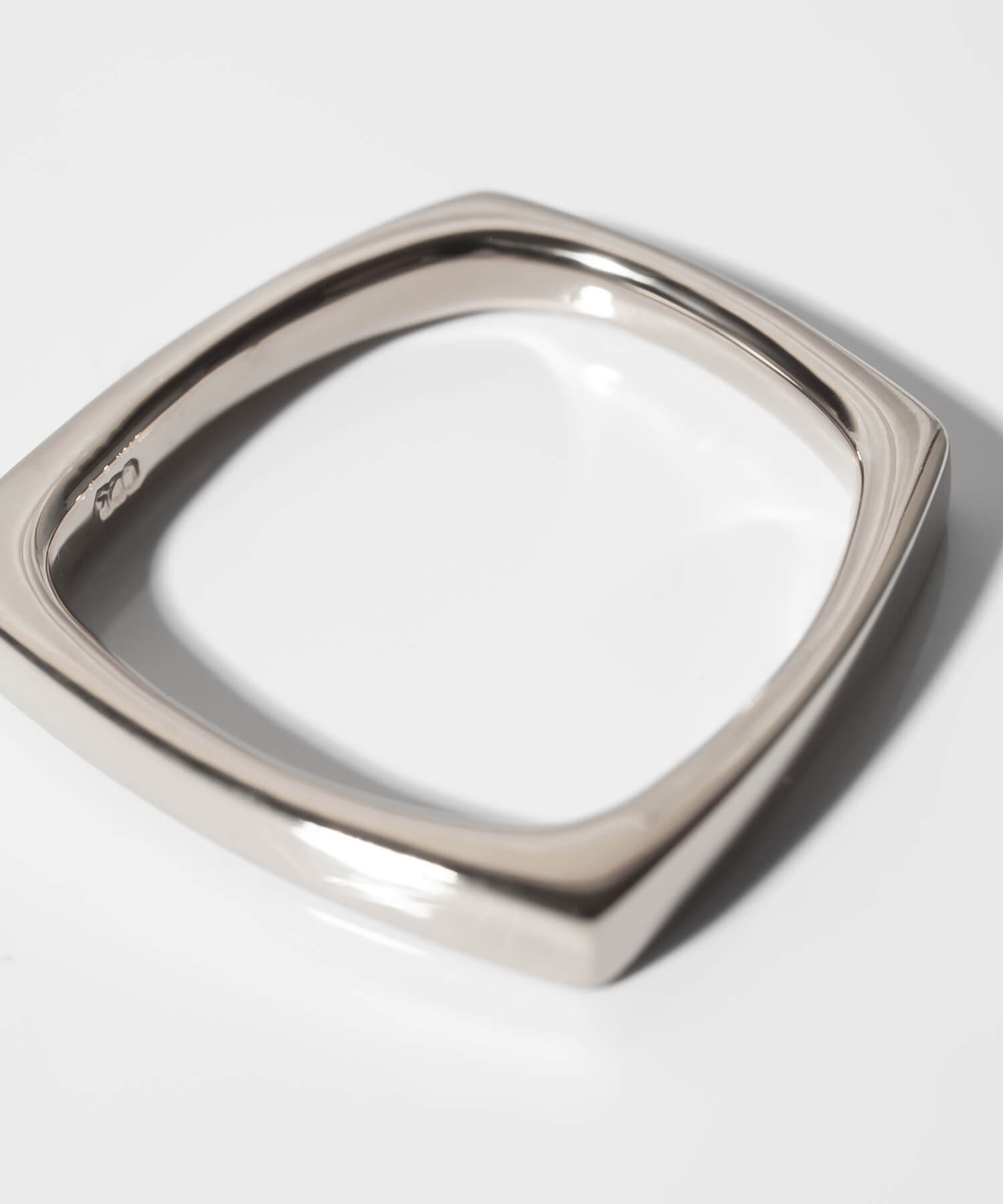 18K Gold Plated Sterling Silver Curvy Square Ring | EOLOU