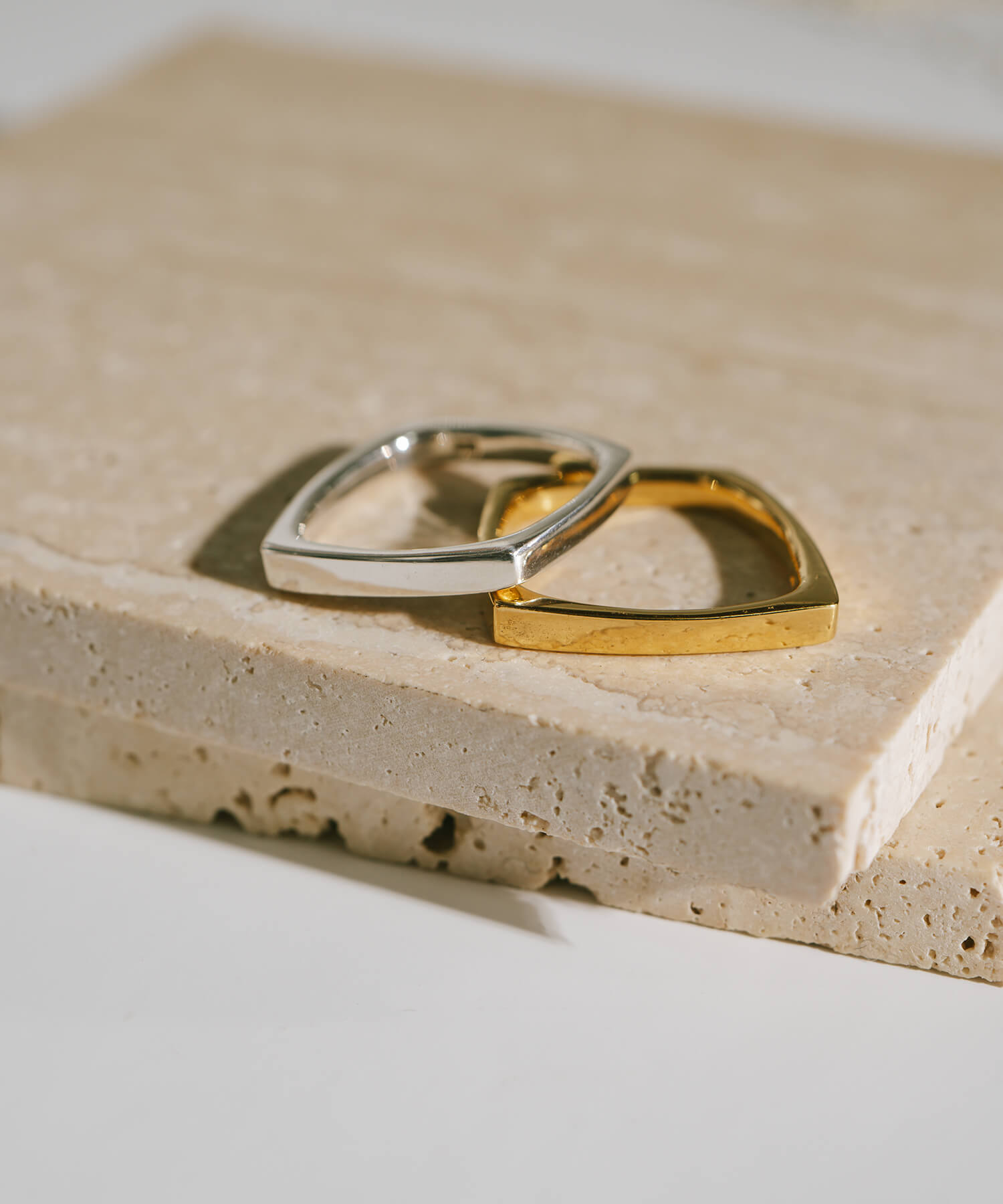 18K Gold Plated Sterling Silver Curvy Square Ring | EOLOU