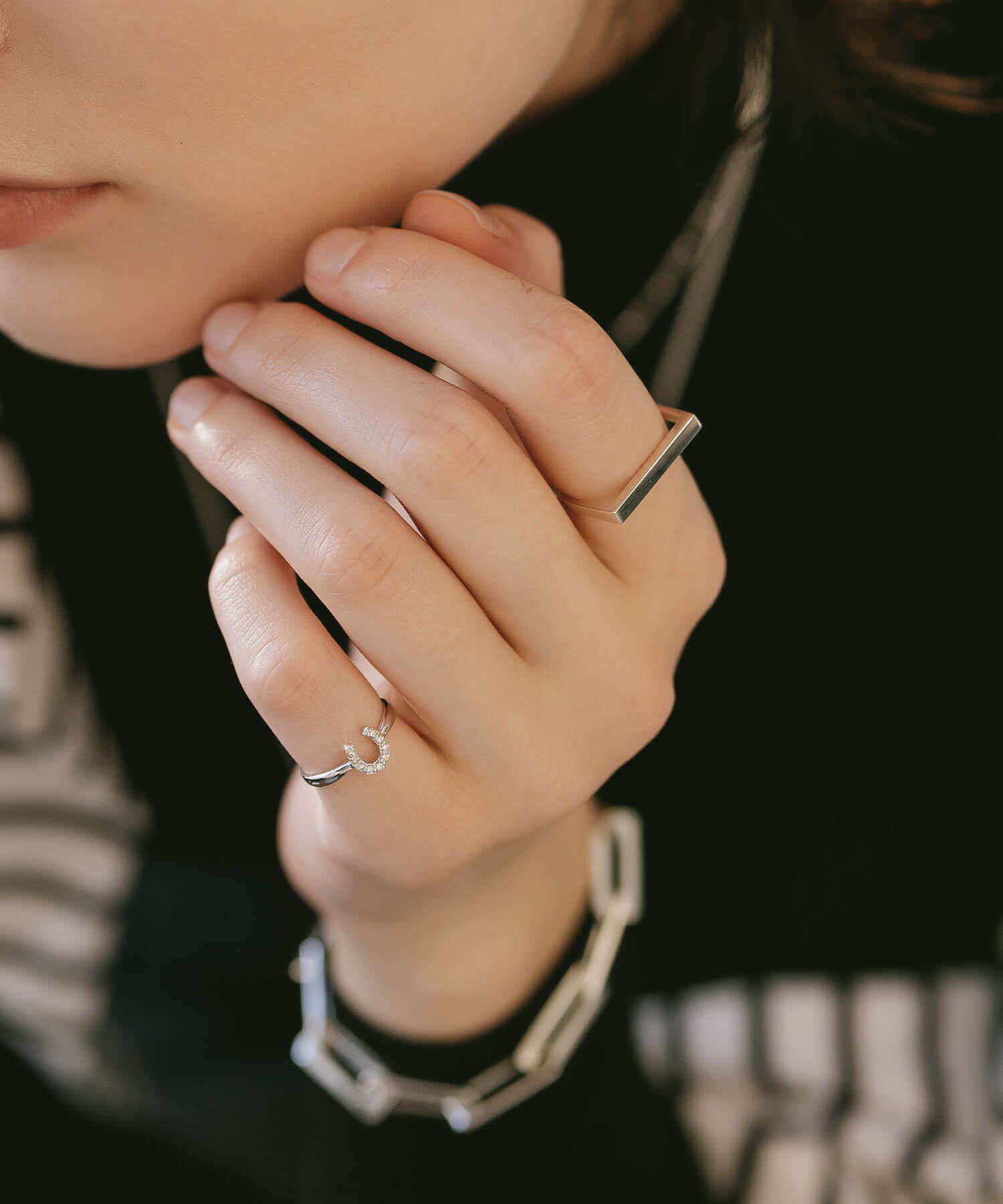 10K Gold White Gold Gallant Grace Ring | EQUINA