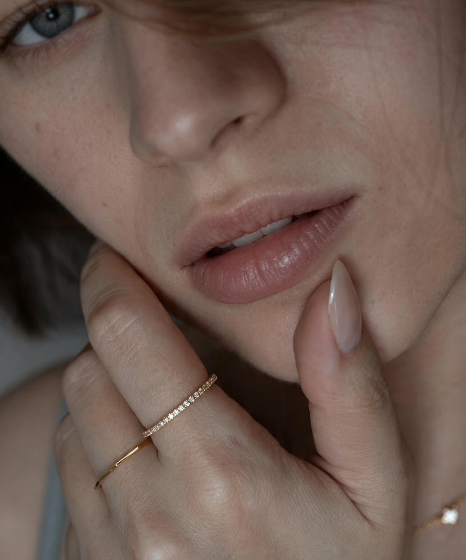 18K DELICATE GLEAM ETERNITY RING | ETELNIA RING