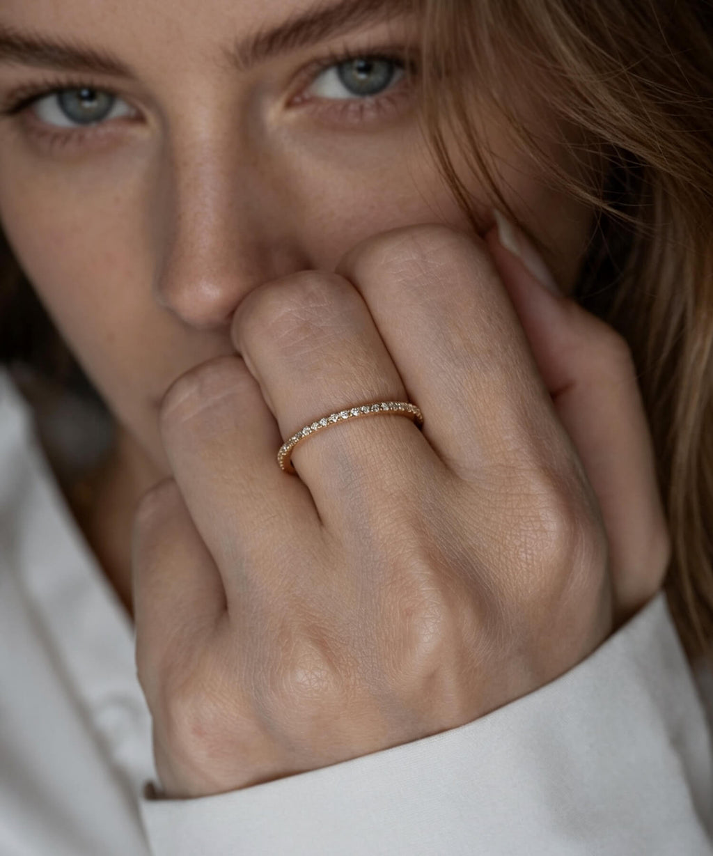 18K DELICATE GLEAM ETERNITY RING | ETELNIA RING