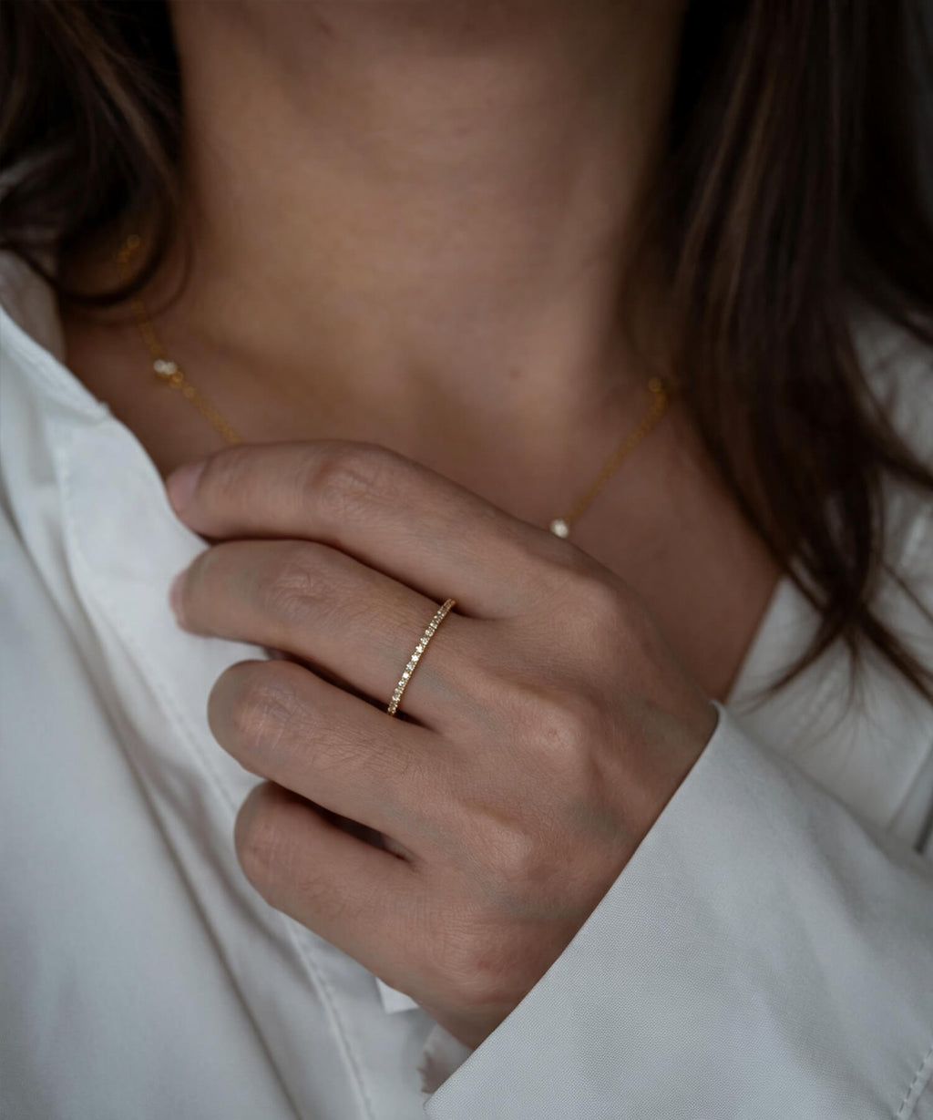 18K DELICATE GLEAM ETERNITY RING | ETELNIA RING